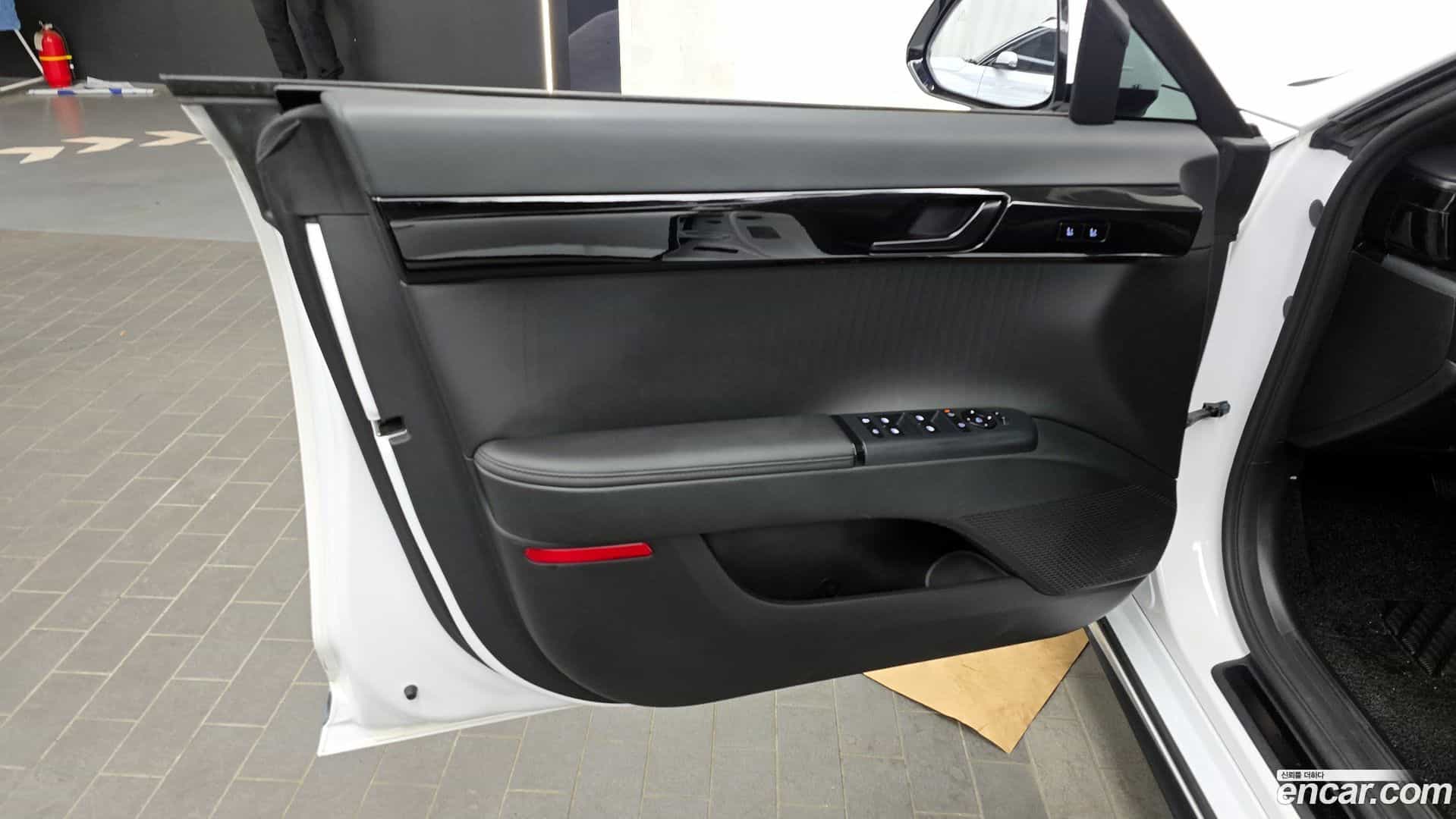 Grandeur Hyundai 2023.10-INNER-034