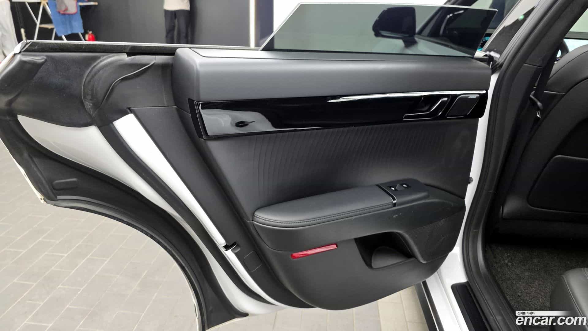 Grandeur Hyundai 2023.10-INNER-035