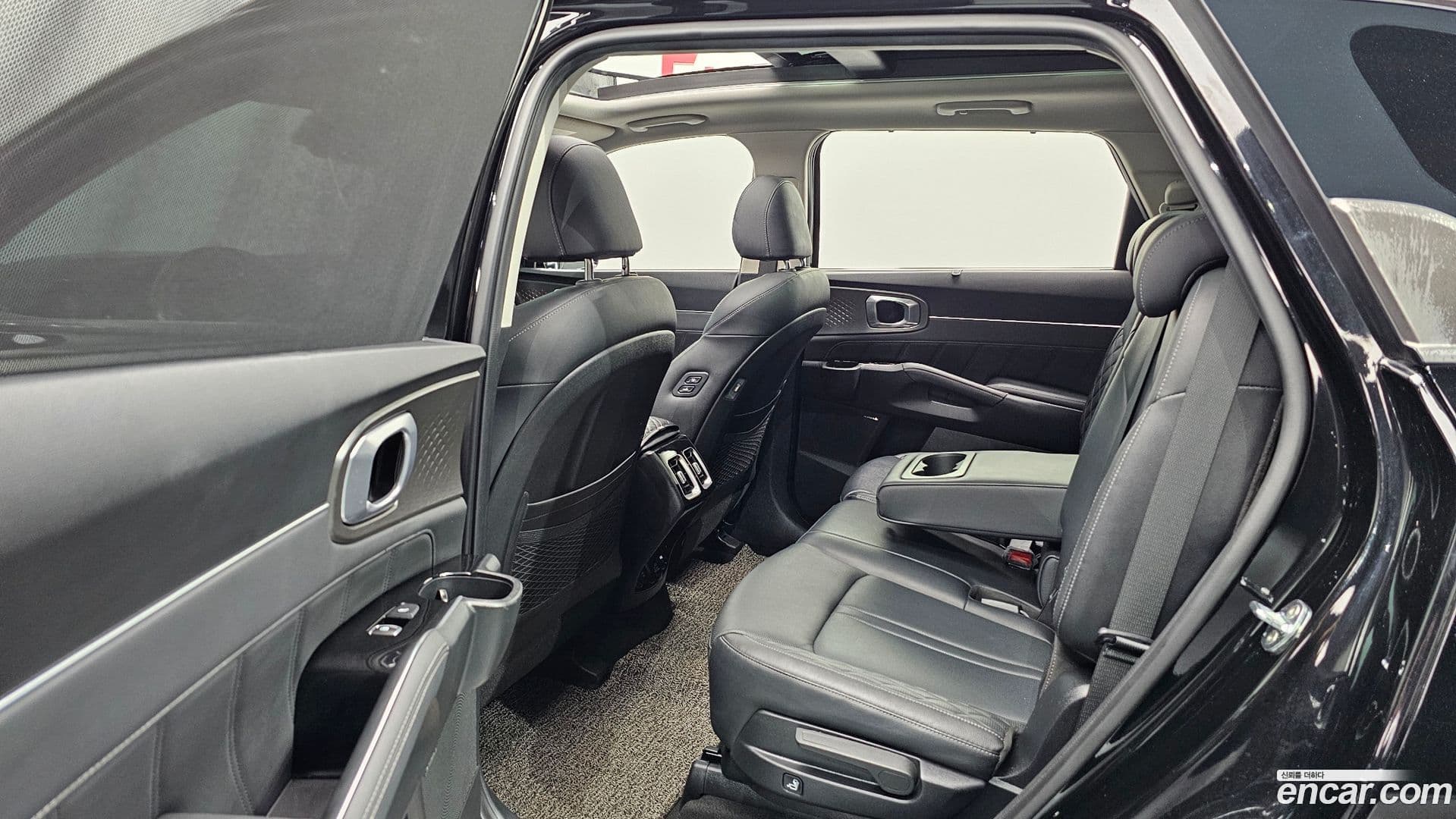Main__Slider__Photo:Sorento Kia 2021.11-10