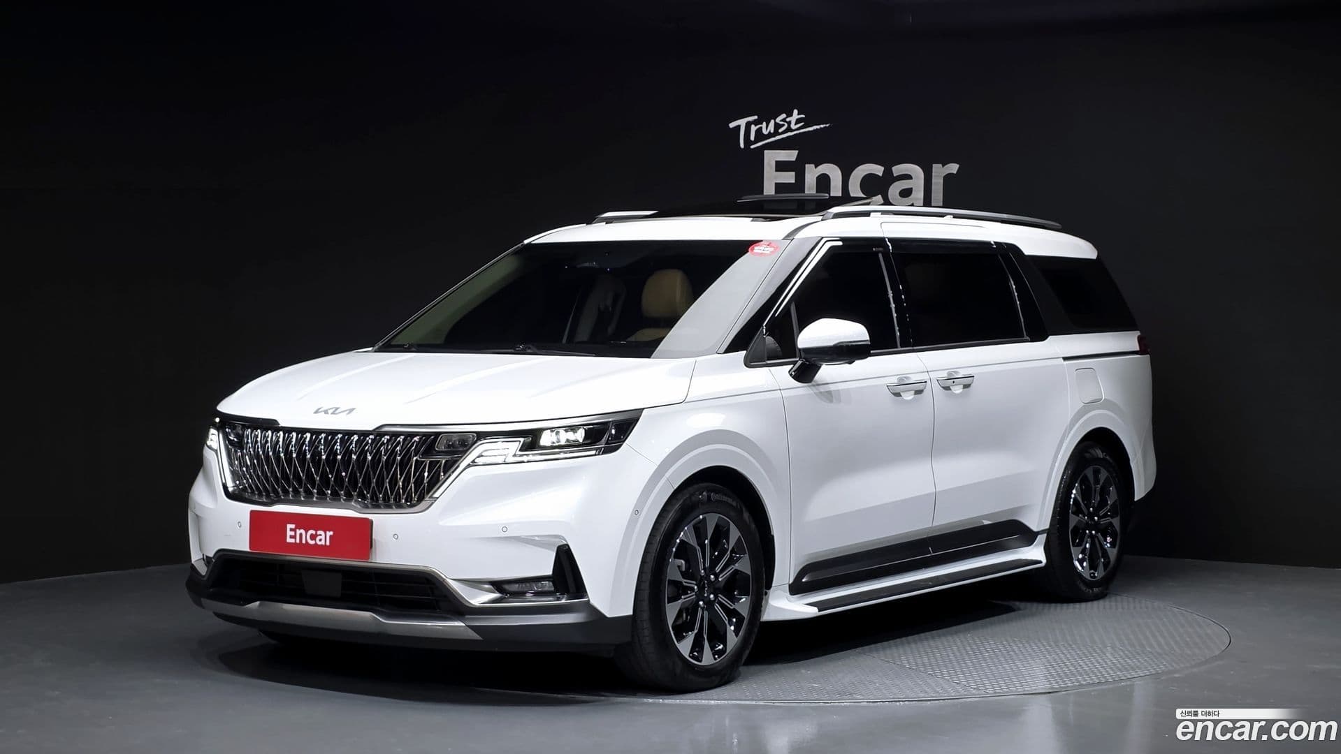 Main__Slider__Photo:Canival Kia 2023.8-0