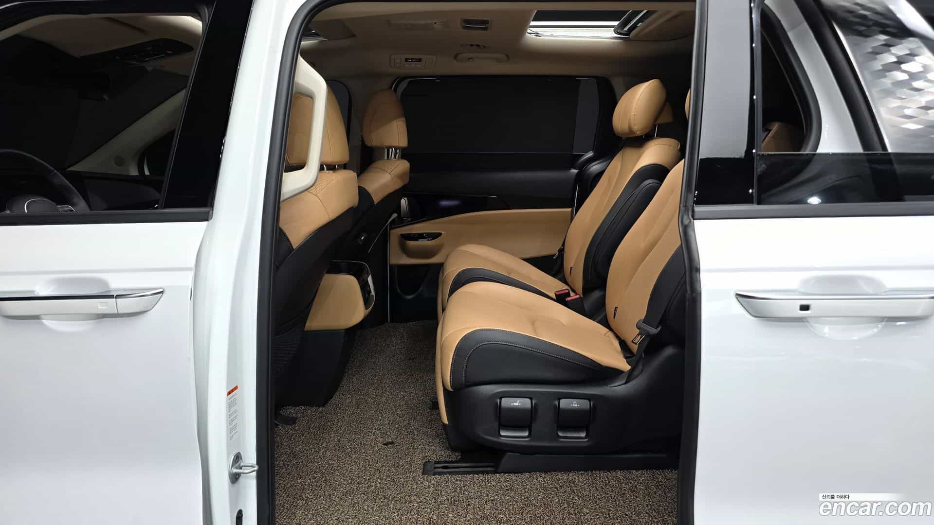 Canival Kia 2023.8-OPTION-015