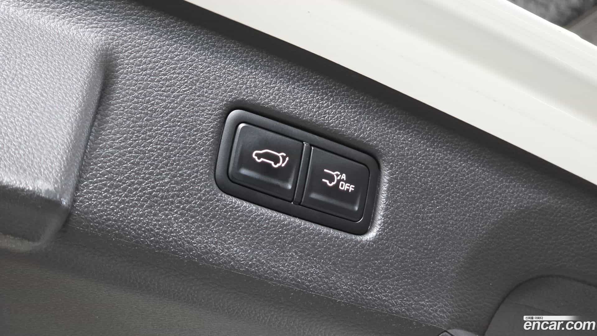 Canival Kia 2023.8-OPTION-024