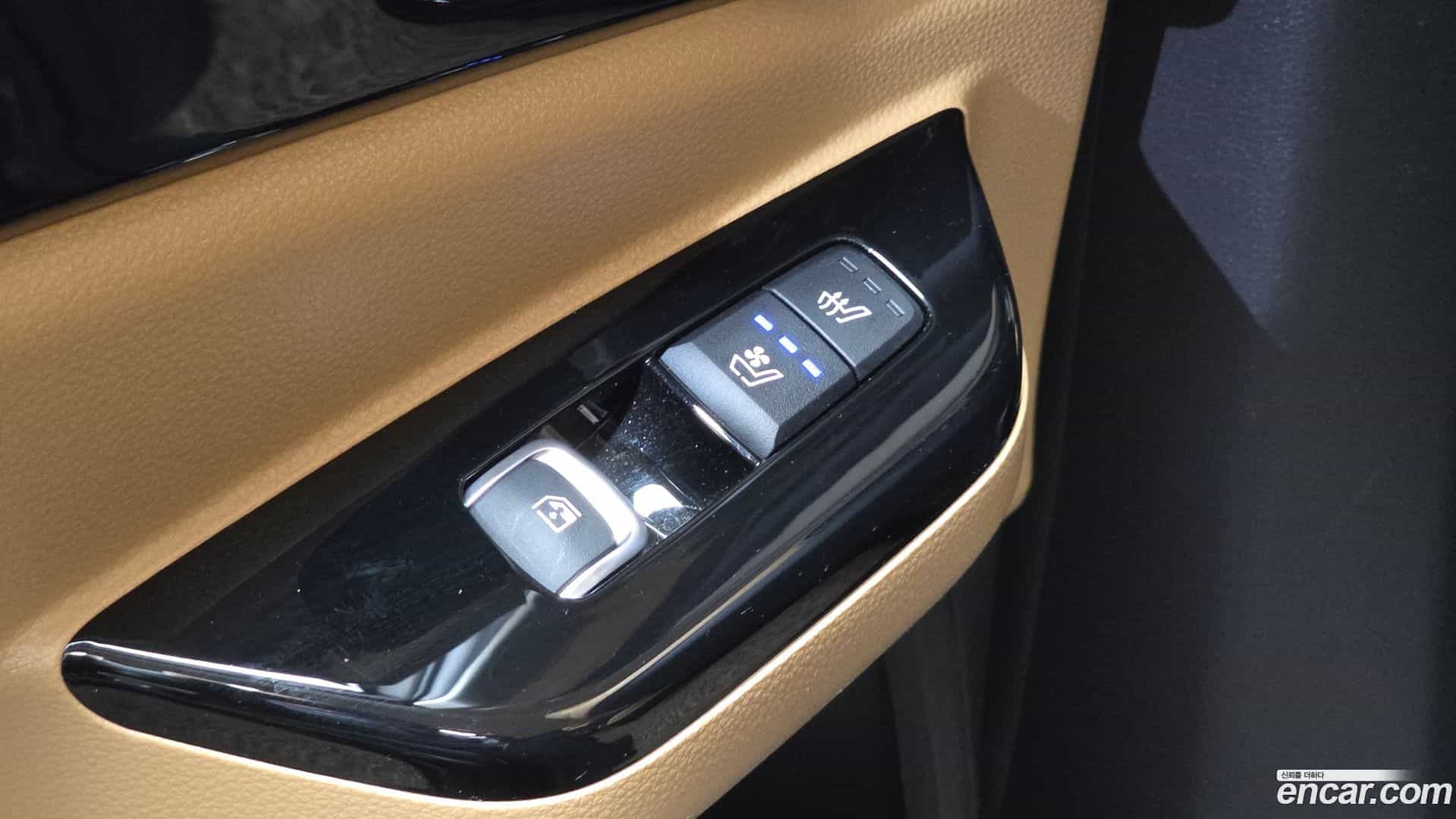 Canival Kia 2023.8-OPTION-046