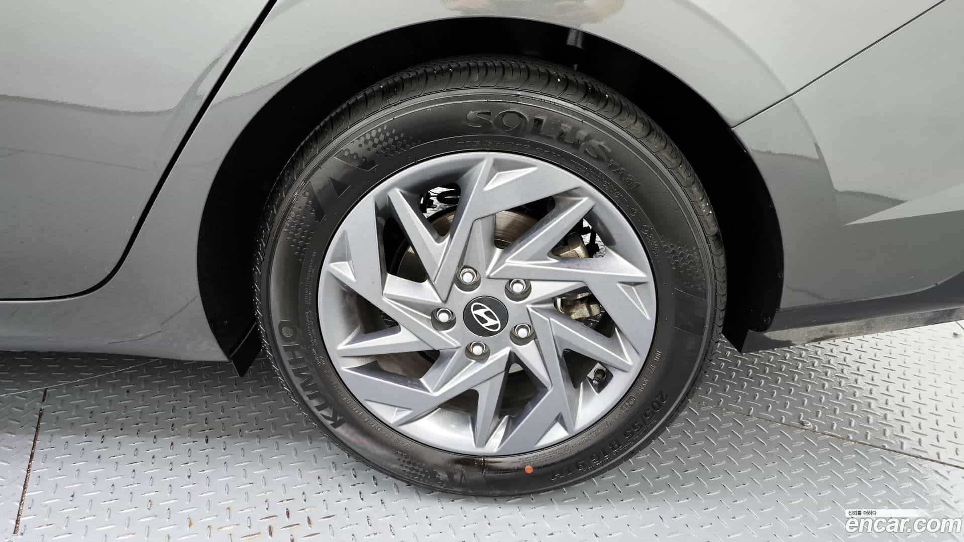 AVANTE Hyundai 2024.0-OUTER-031