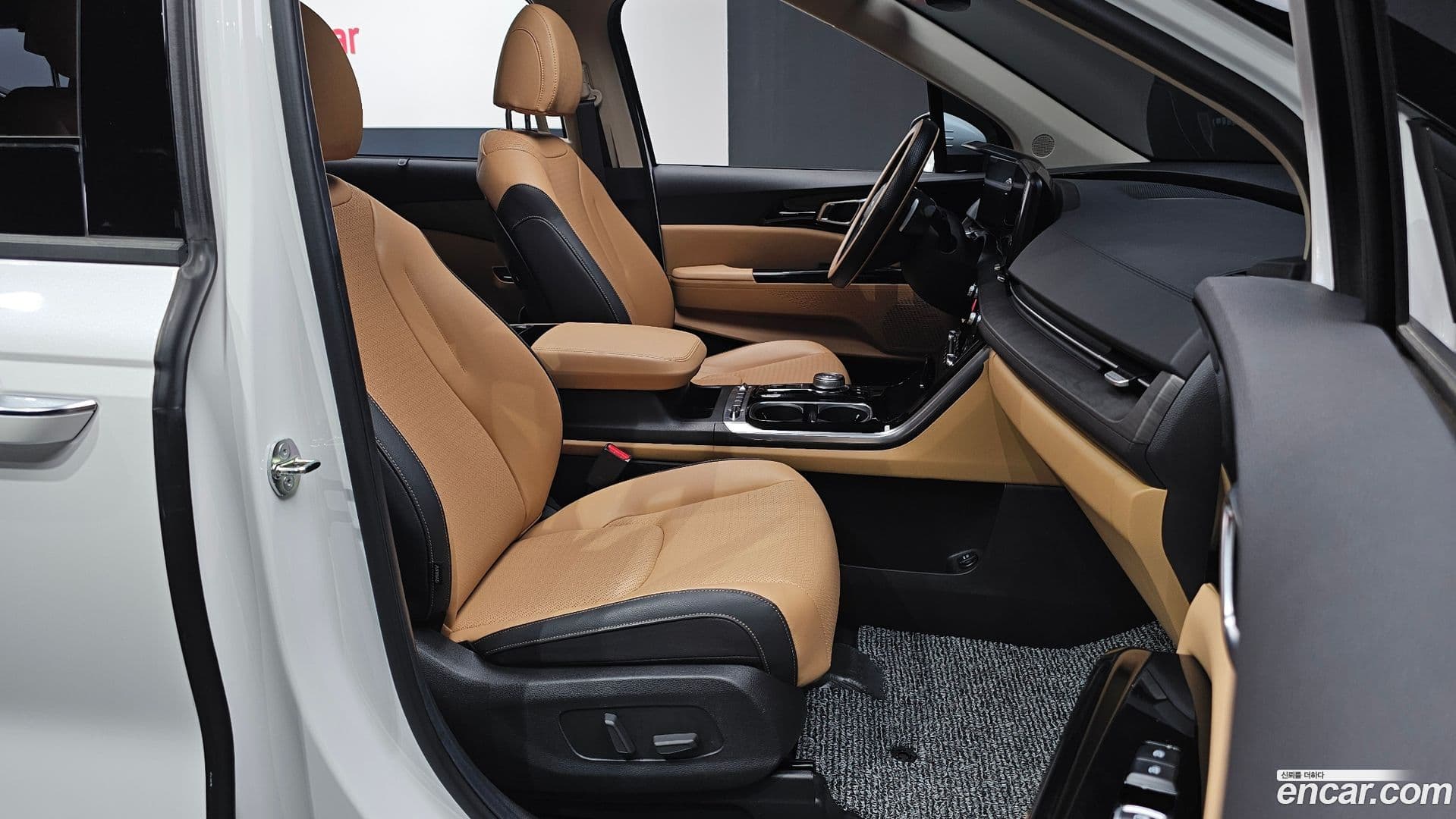Main__Slider__Photo:Canival Kia 2023.6-9