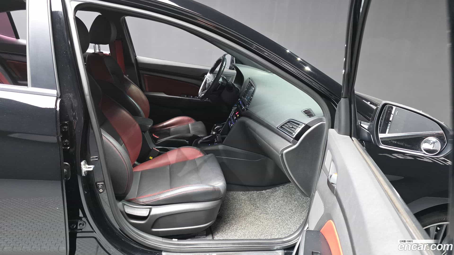 AVANTE Hyundai 2017.8-OPTION-015