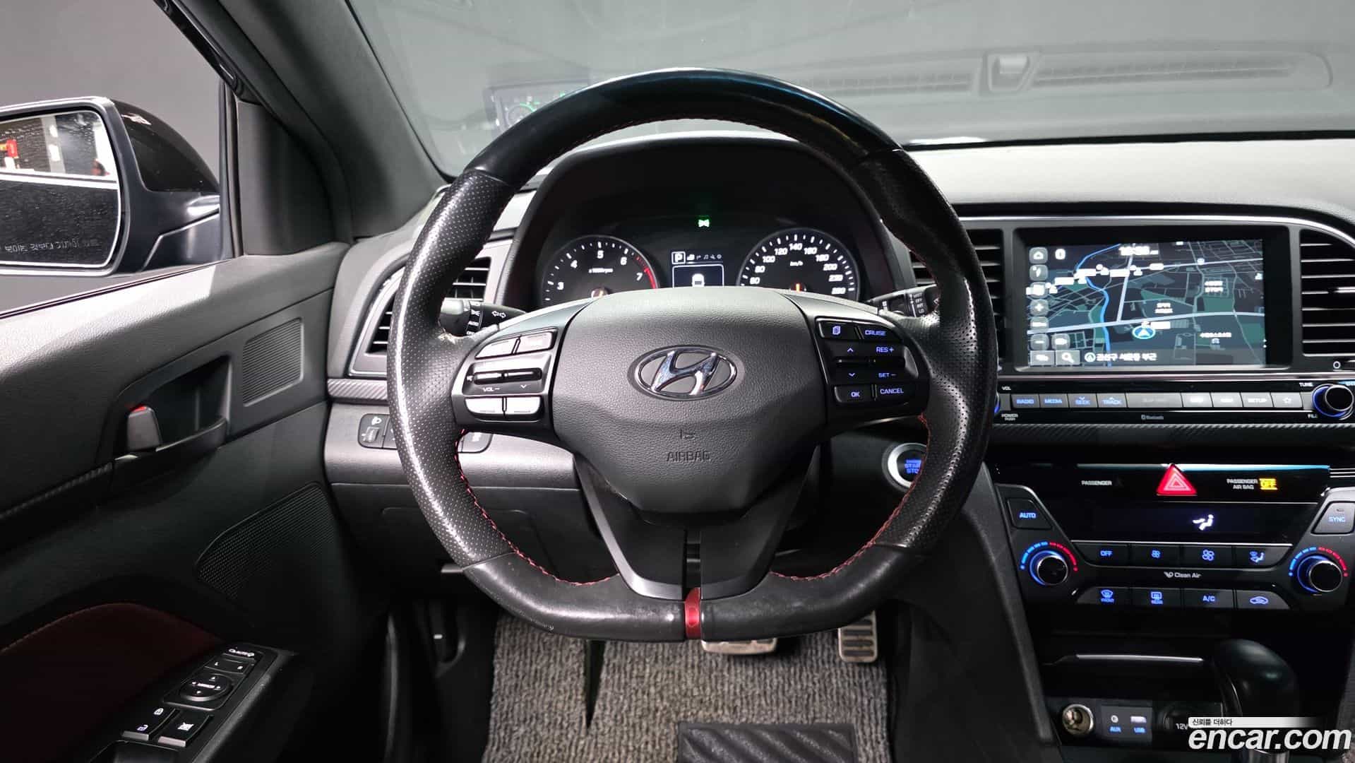 AVANTE Hyundai 2017.8-OPTION-017