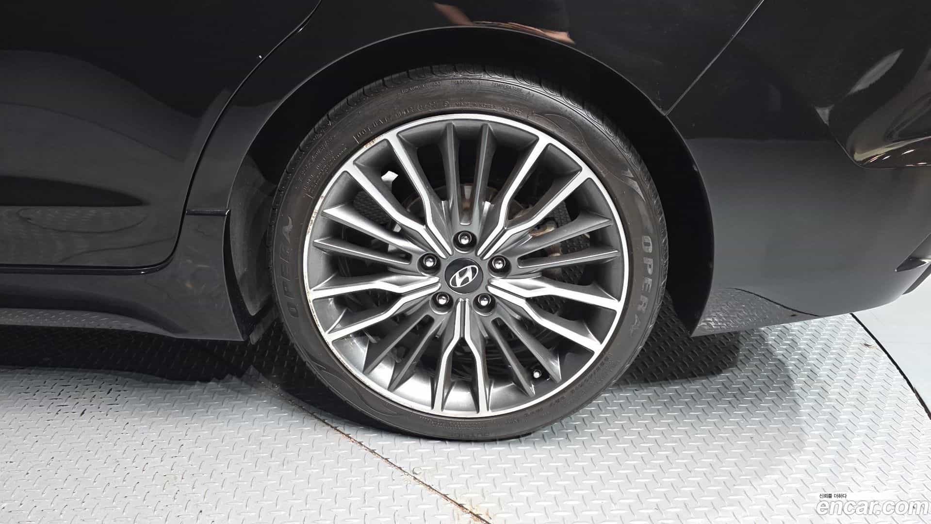 AVANTE Hyundai 2017.8-OUTER-031