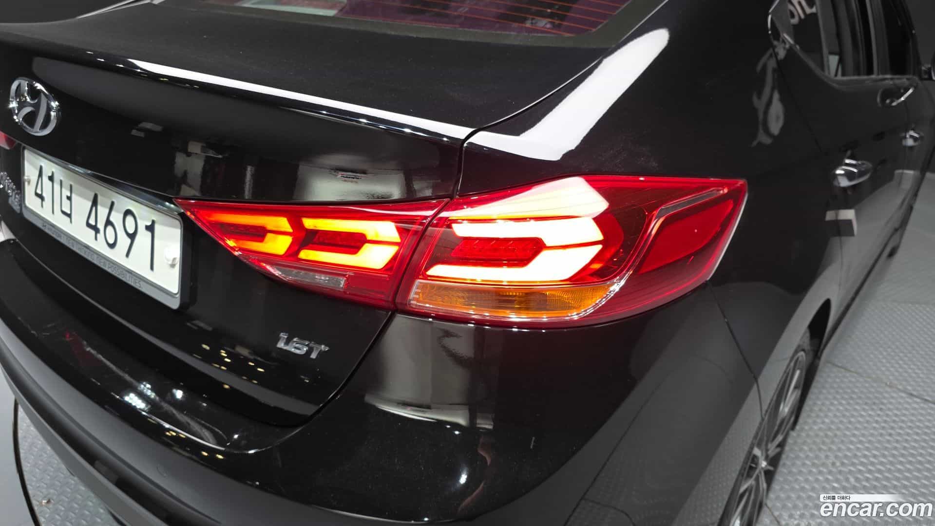 AVANTE Hyundai 2017.8-OUTER-033