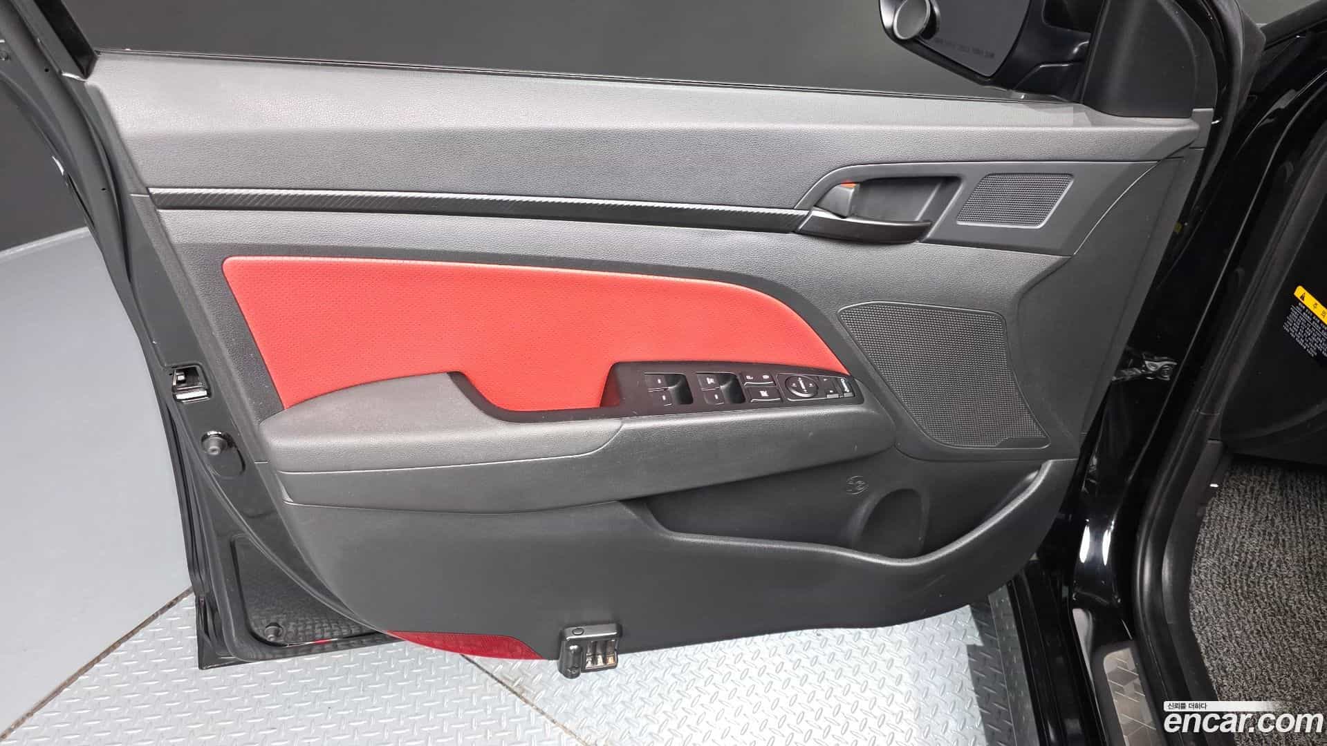 AVANTE Hyundai 2017.8-INNER-034