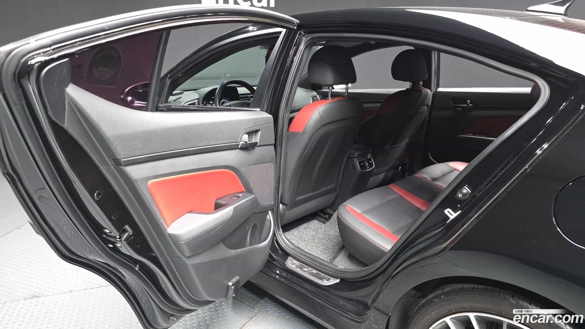 AVANTE Hyundai 2017.8-INNER-036
