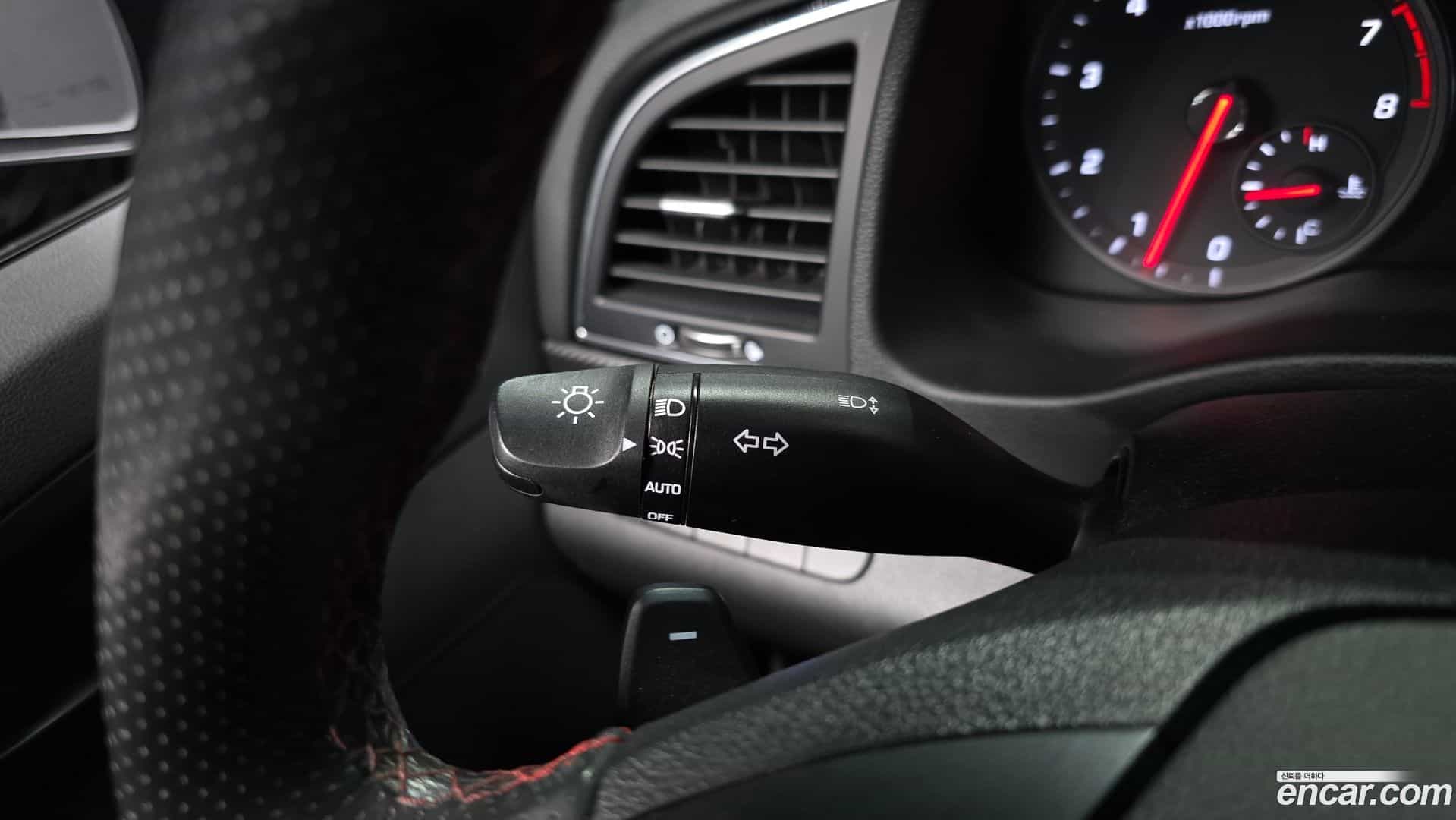 AVANTE Hyundai 2017.8-OPTION-043