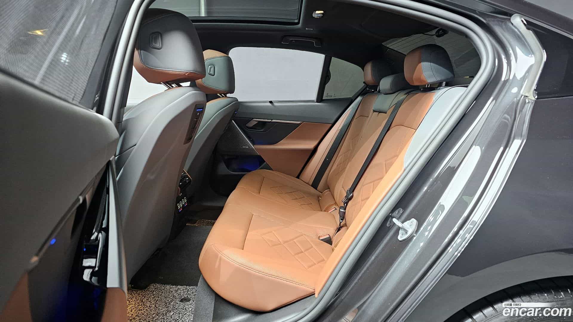 5-Series BMW 2025.6-OPTION-016