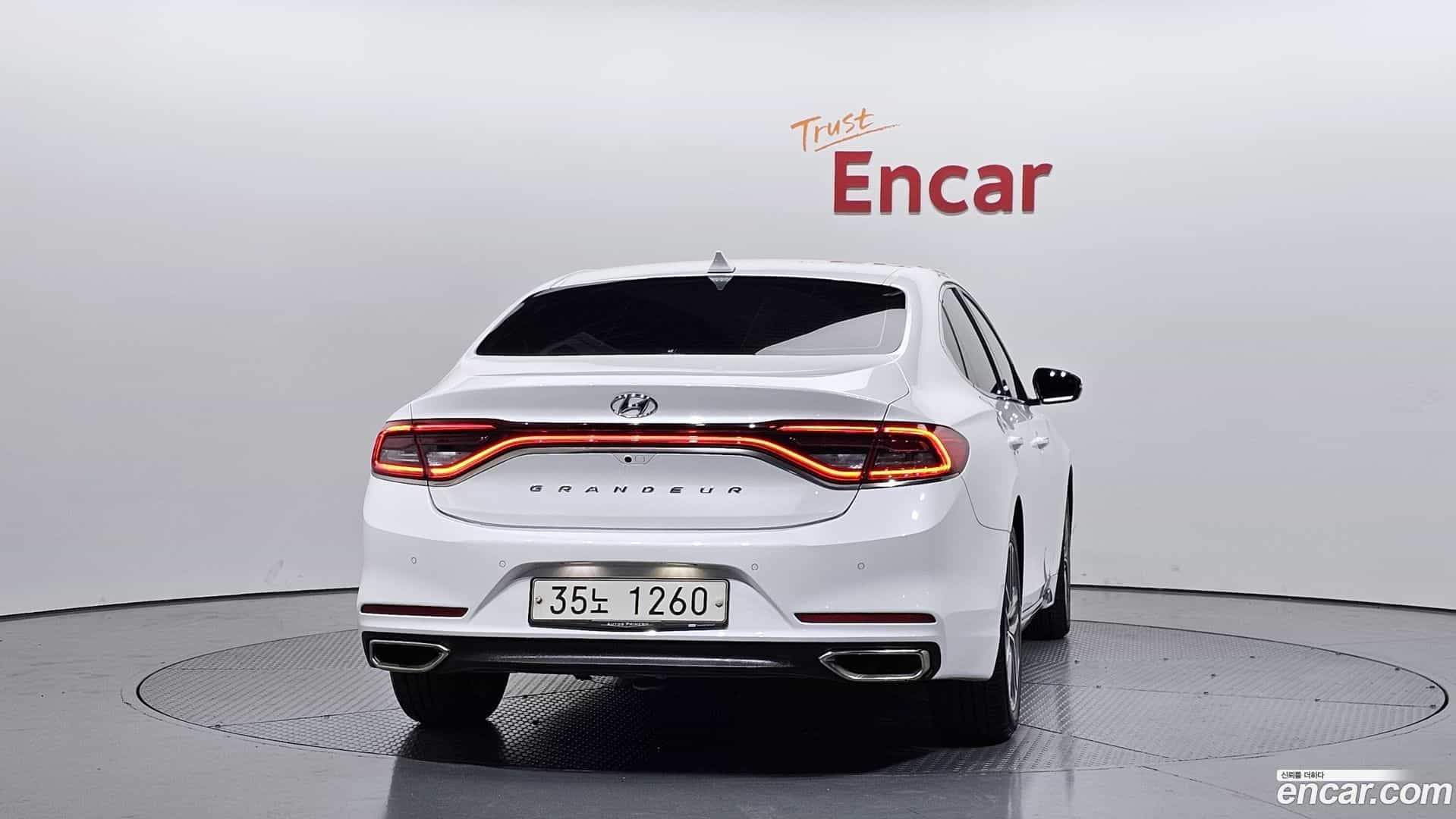 Grandeur Hyundai 2018.2-OUTER-004