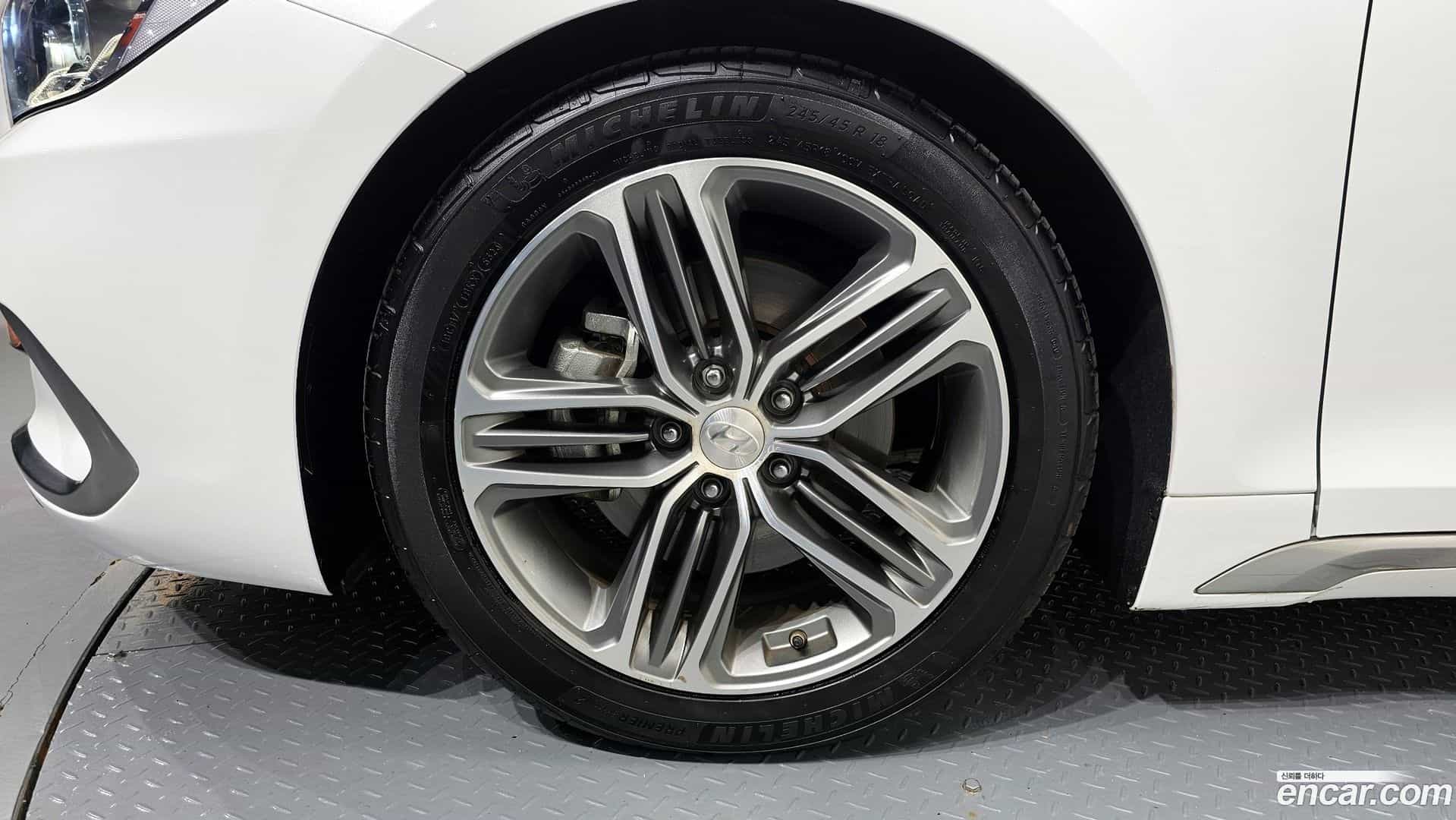 Grandeur Hyundai 2018.2-OUTER-005