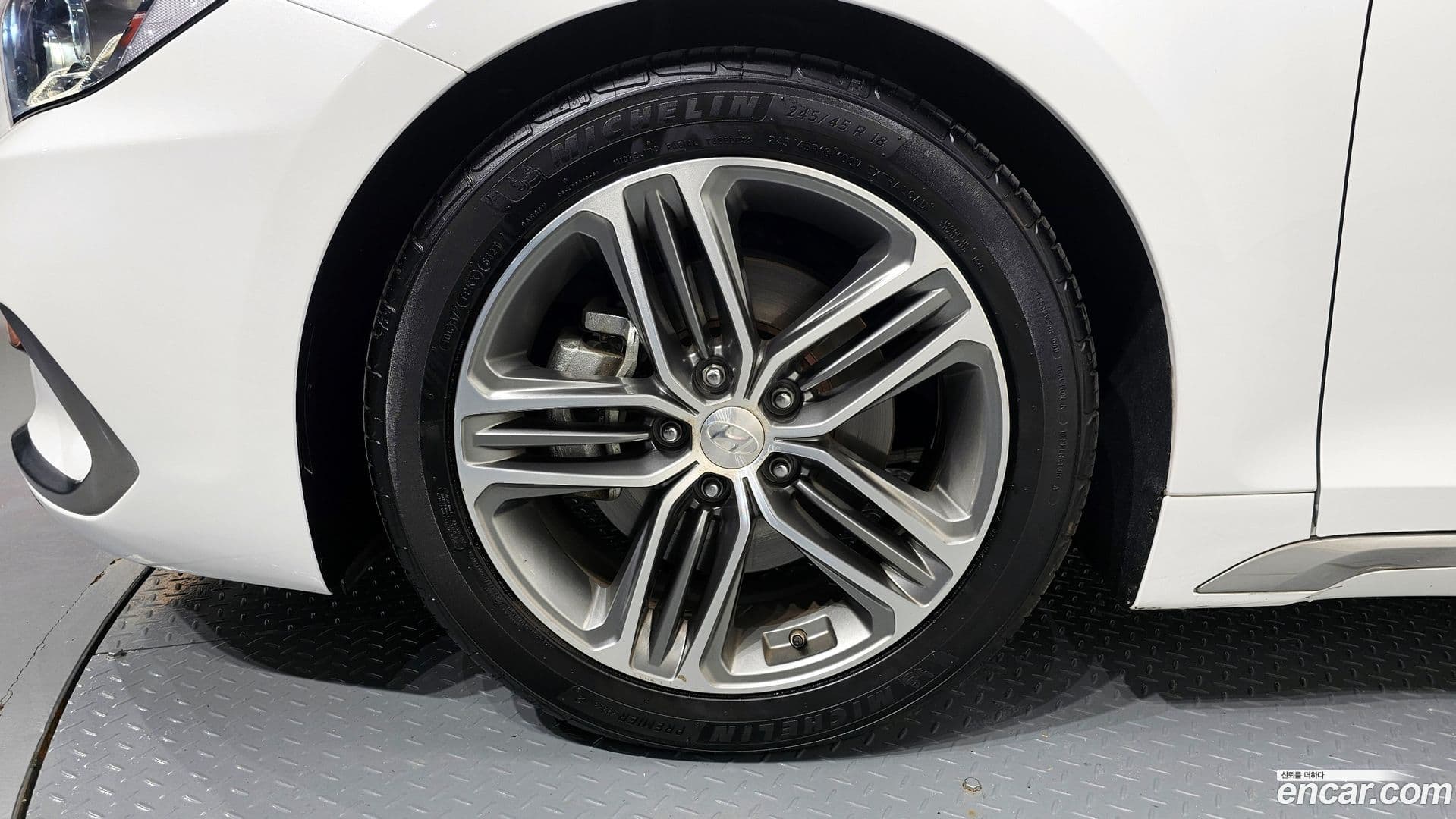Main__Slider__Photo:Grandeur Hyundai 2018.2-4