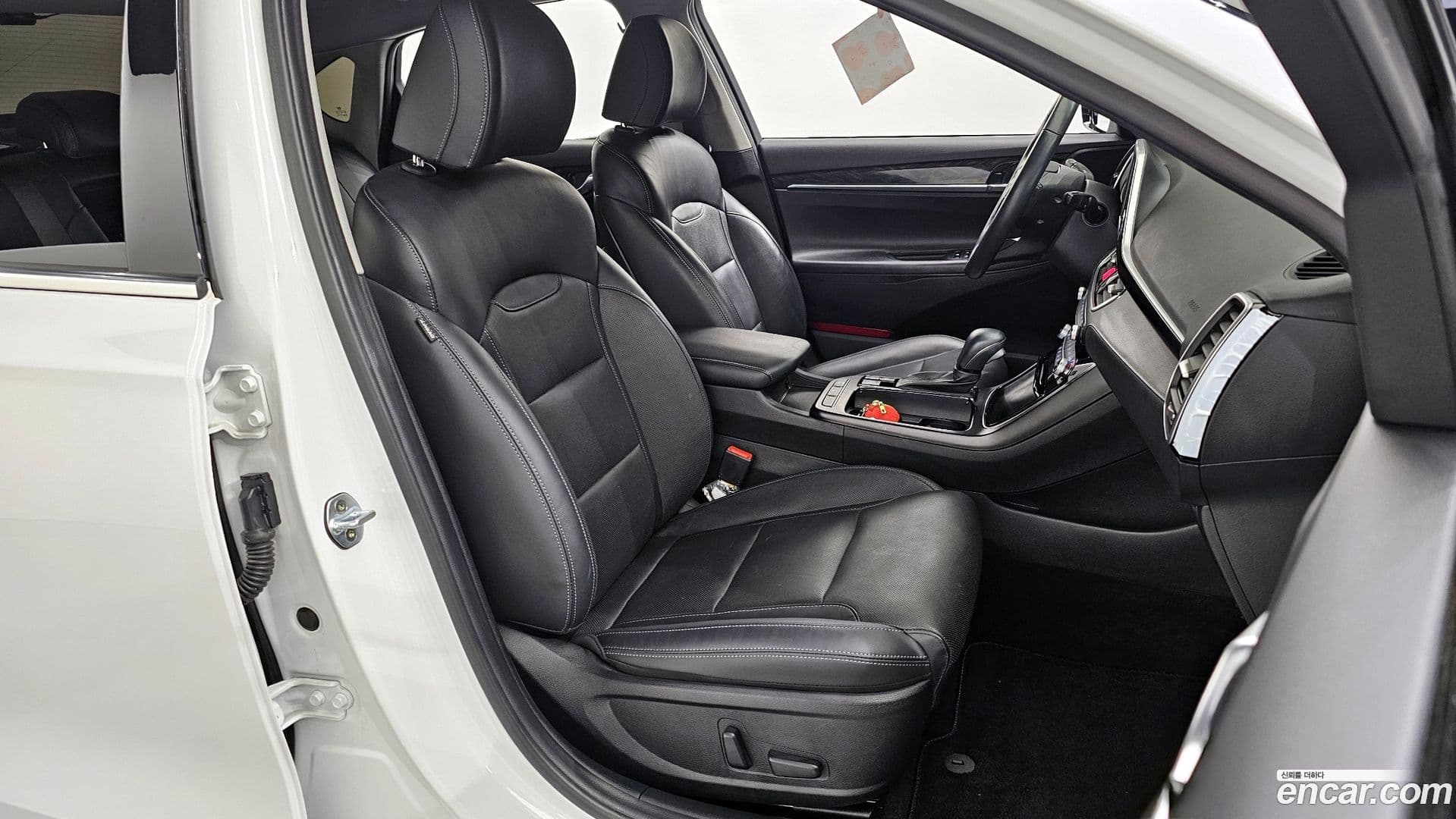 Main__Slider__Photo:Grandeur Hyundai 2018.2-11
