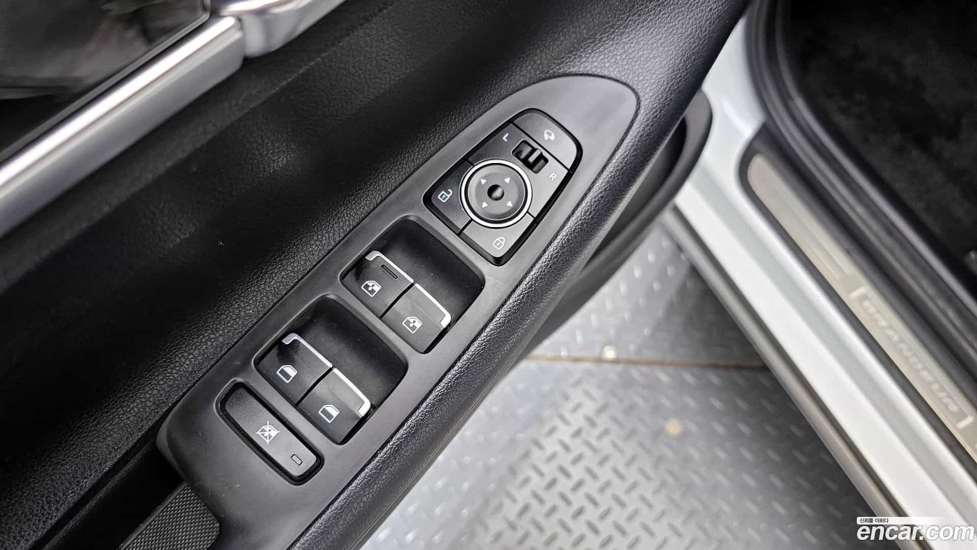 Grandeur Hyundai 2018.2-OPTION-020