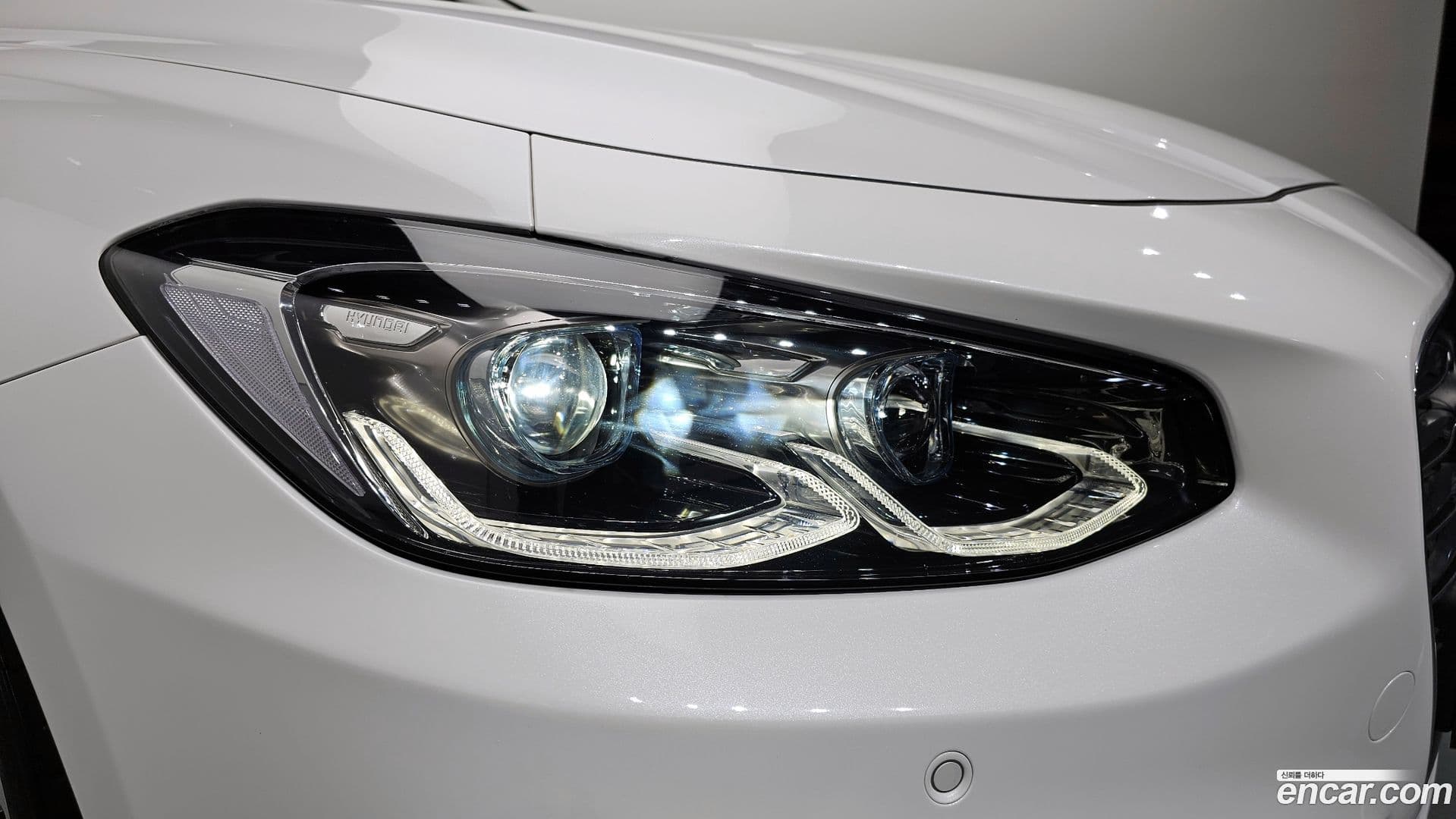 Main__Slider__Photo:Grandeur Hyundai 2018.2-21