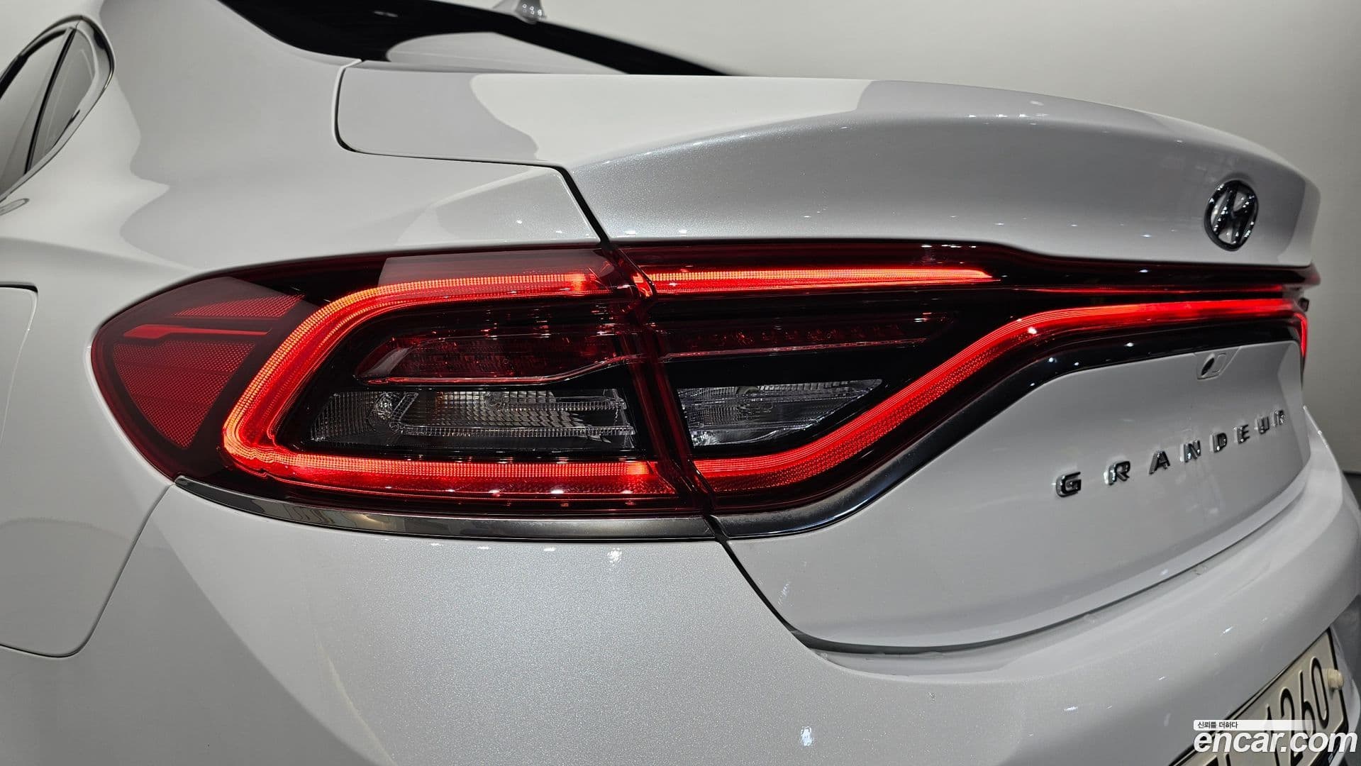 Main__Slider__Photo:Grandeur Hyundai 2018.2-22