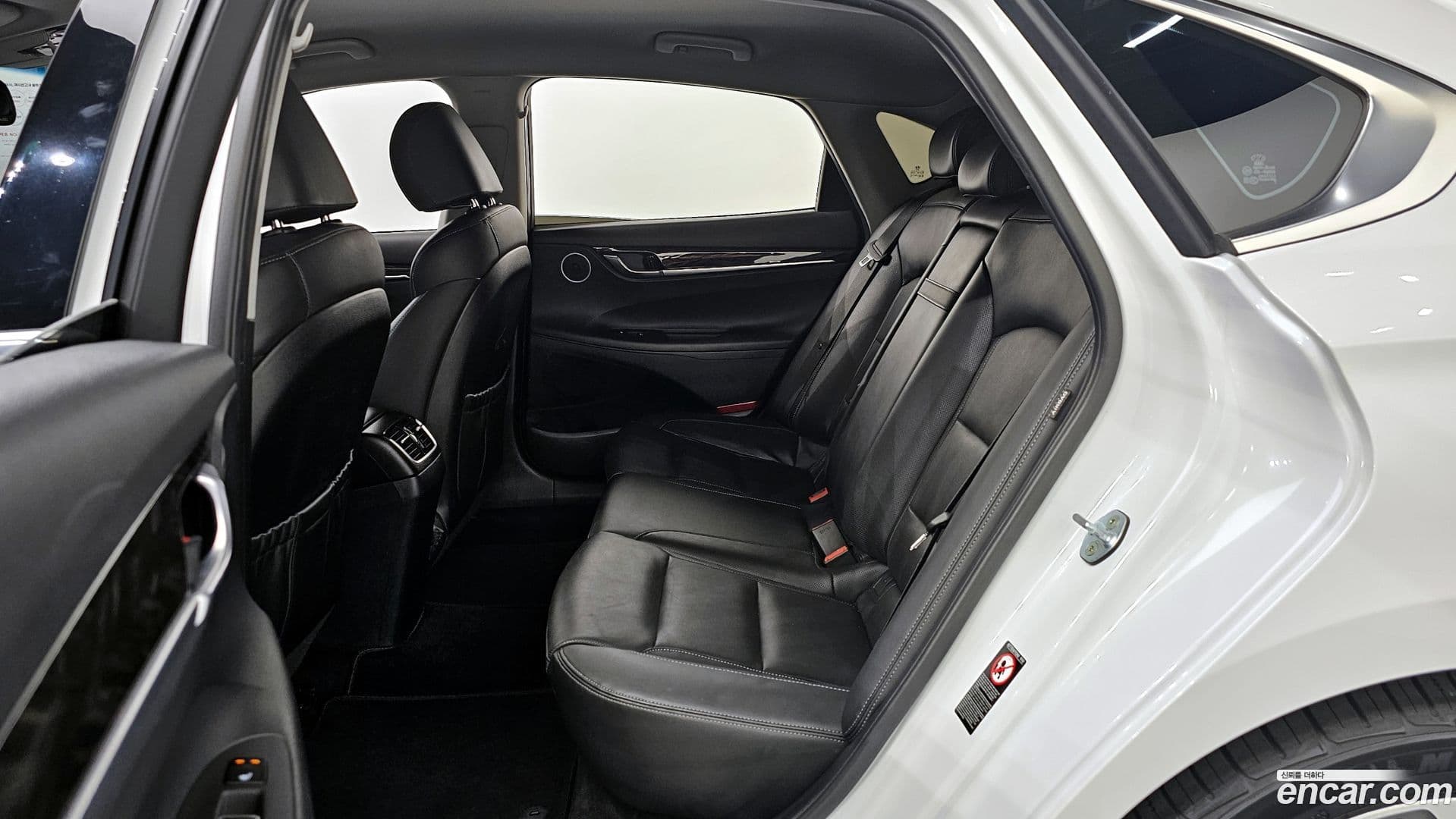 Main__Slider__Photo:Grandeur Hyundai 2018.2-25