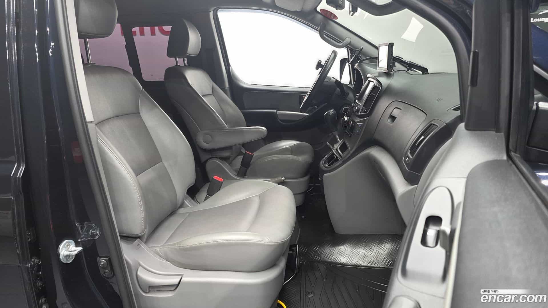 Starex Hyundai 2021.2-OPTION-015