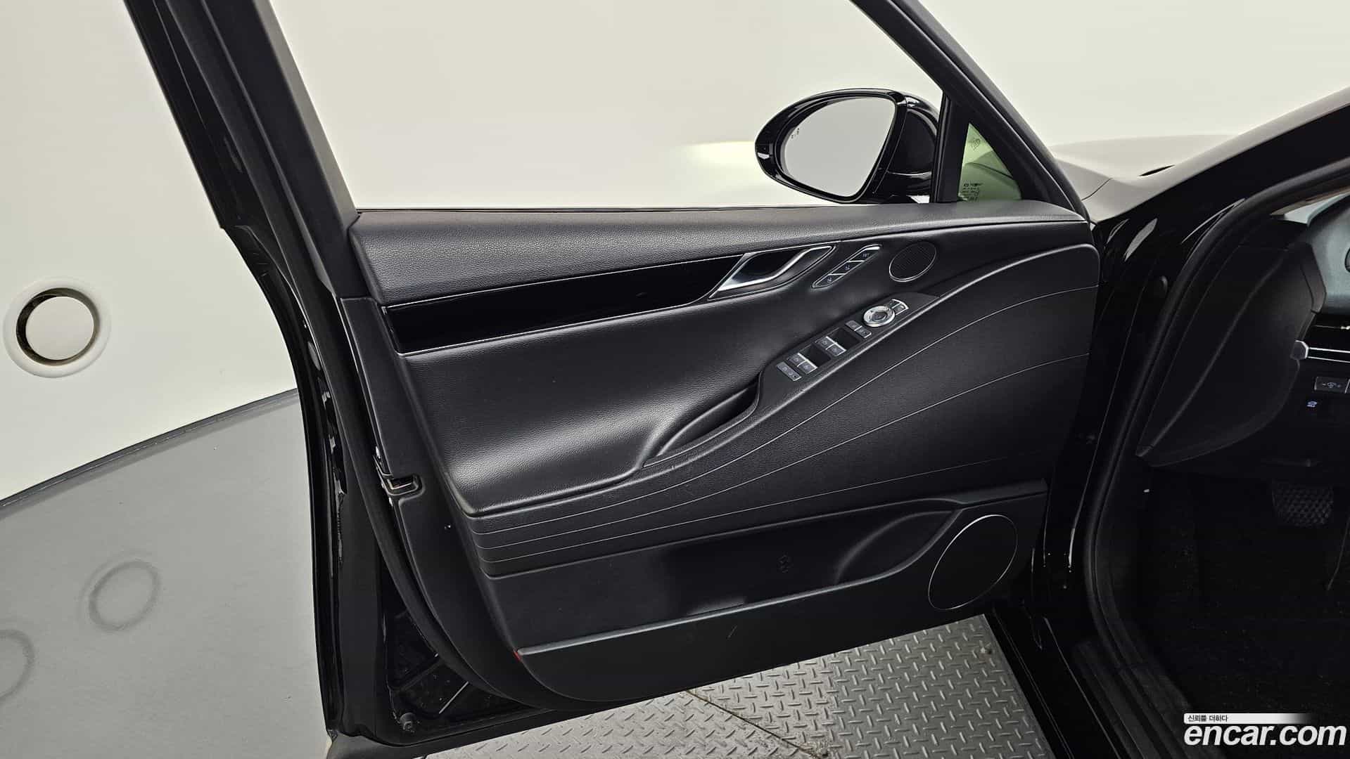 G80 Genesis 2021.0-INNER-034