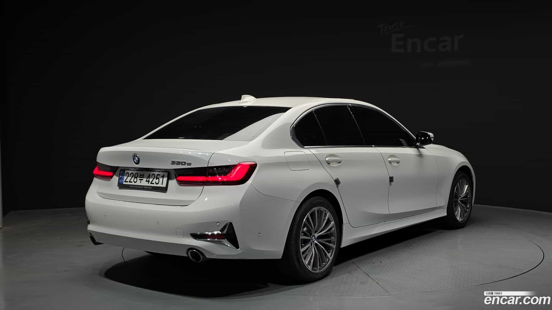 3-Series BMW 2021.0-OUTER-002