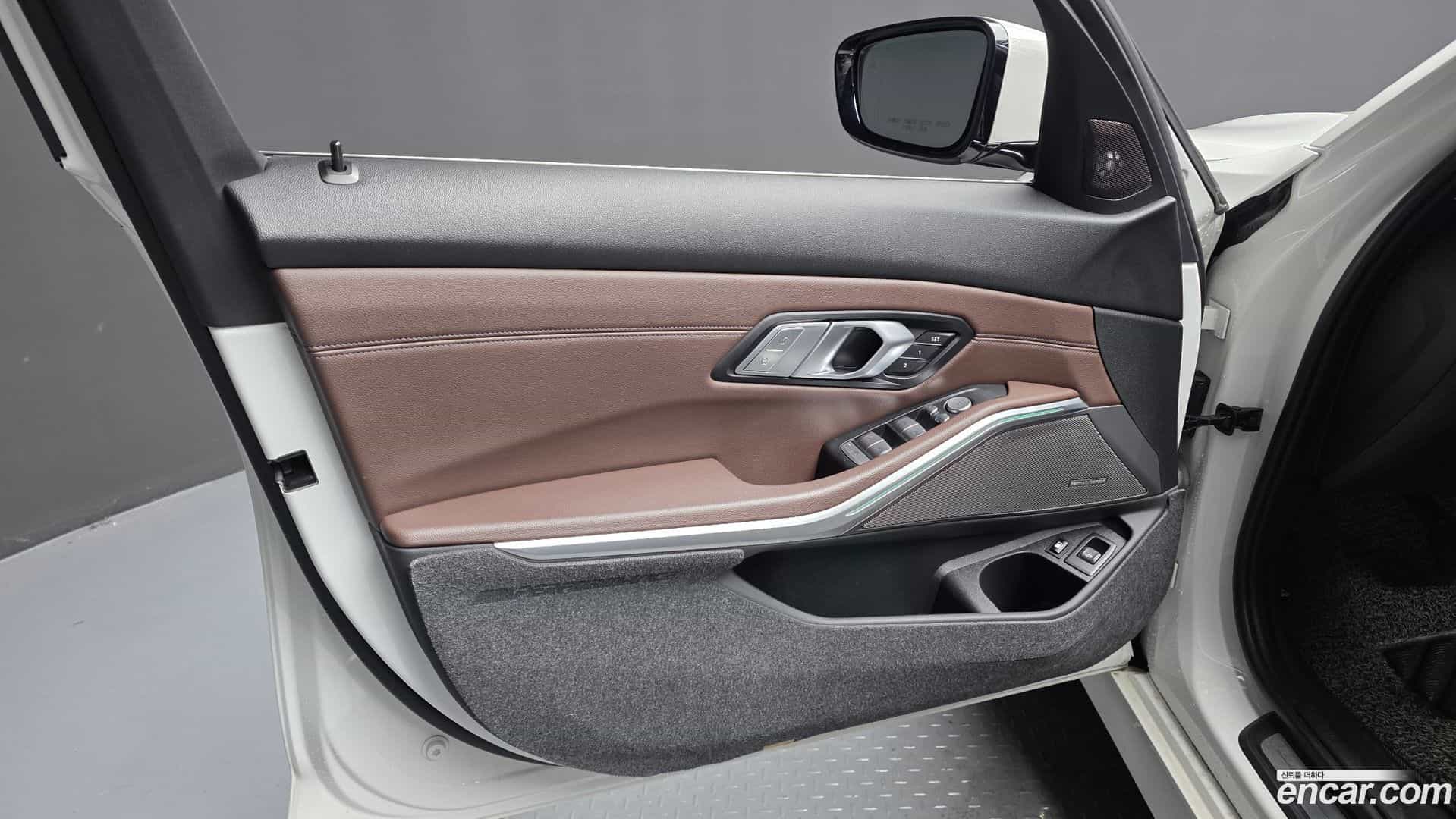 3-Series BMW 2021.0-INNER-034