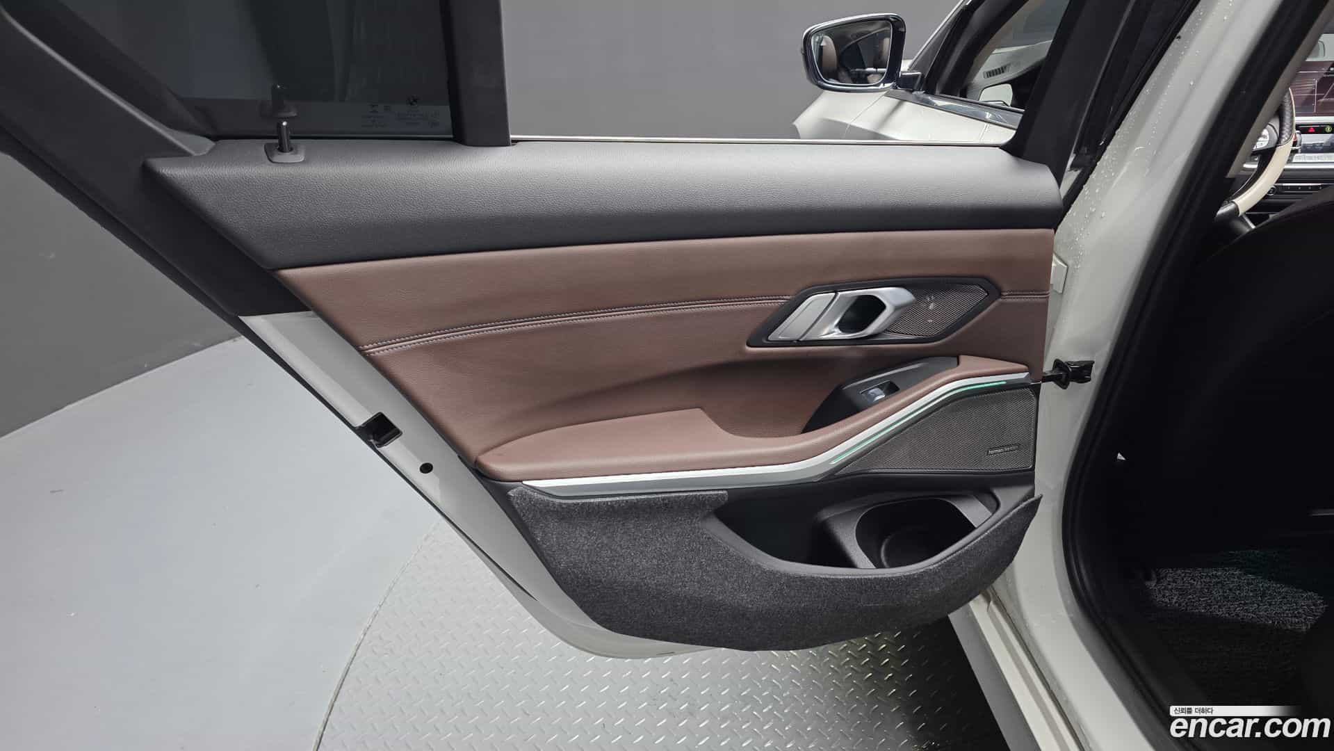 3-Series BMW 2021.0-INNER-035
