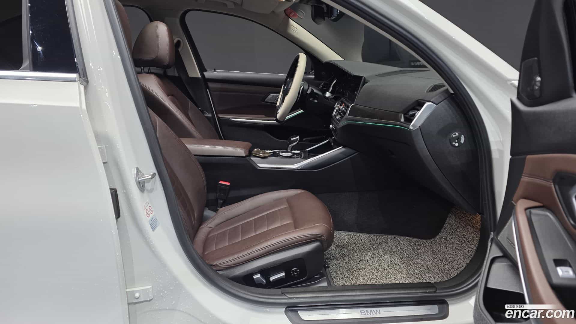 3-Series BMW 2021.0-INNER-036