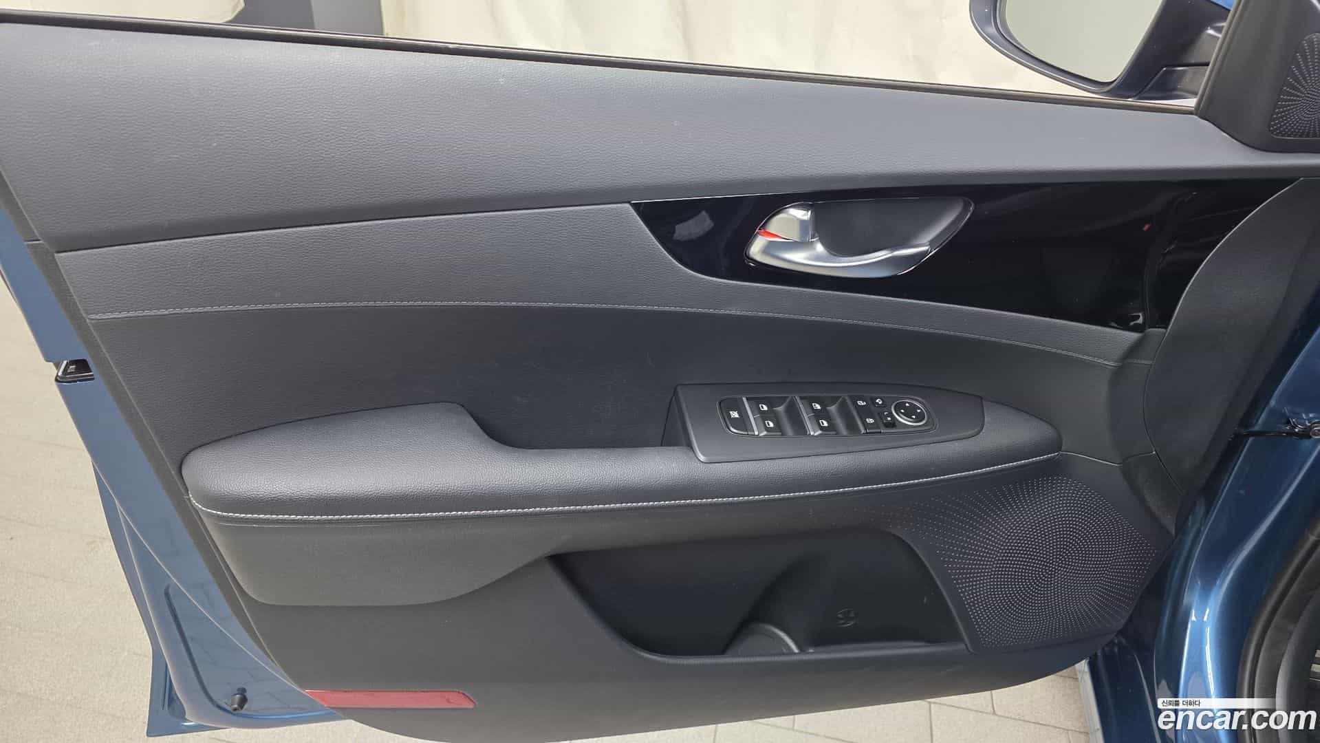 K3 Kia 2024.0-INNER-034