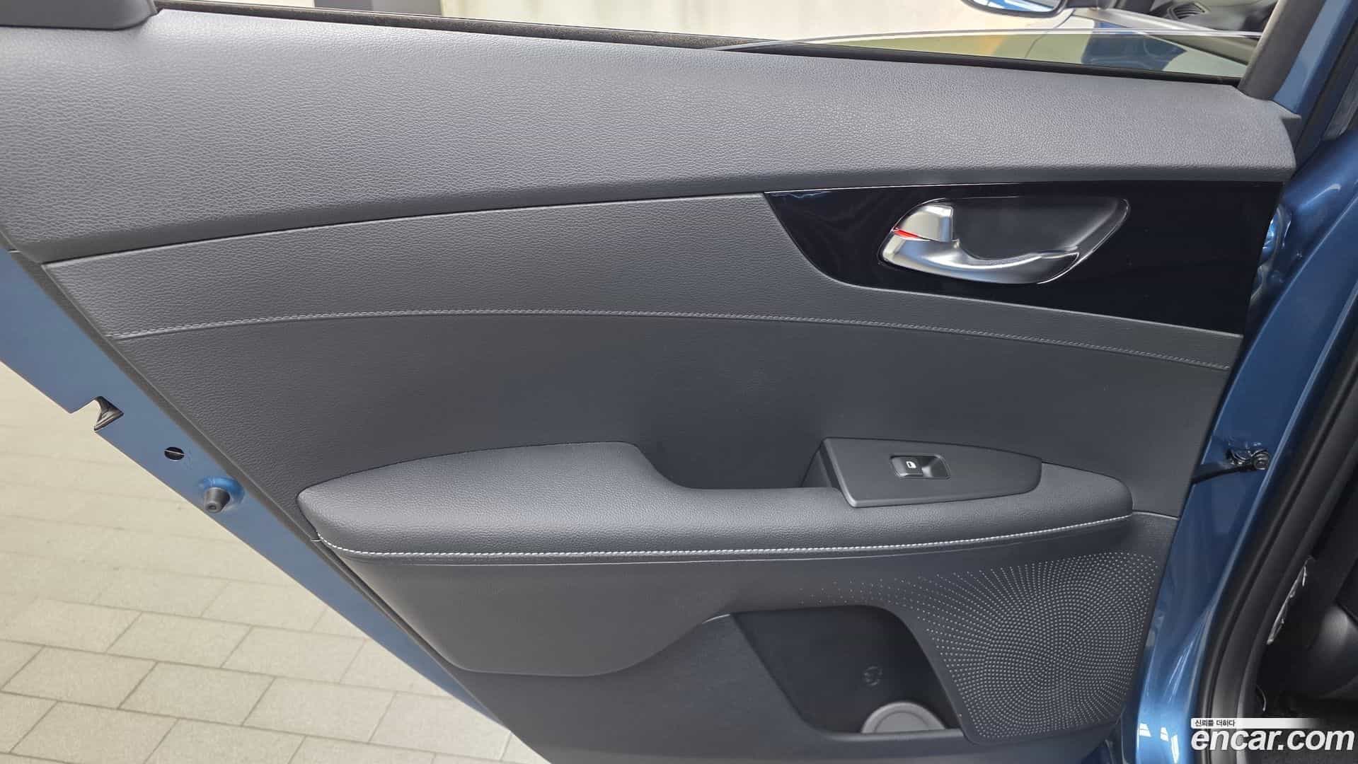 K3 Kia 2024.0-INNER-035