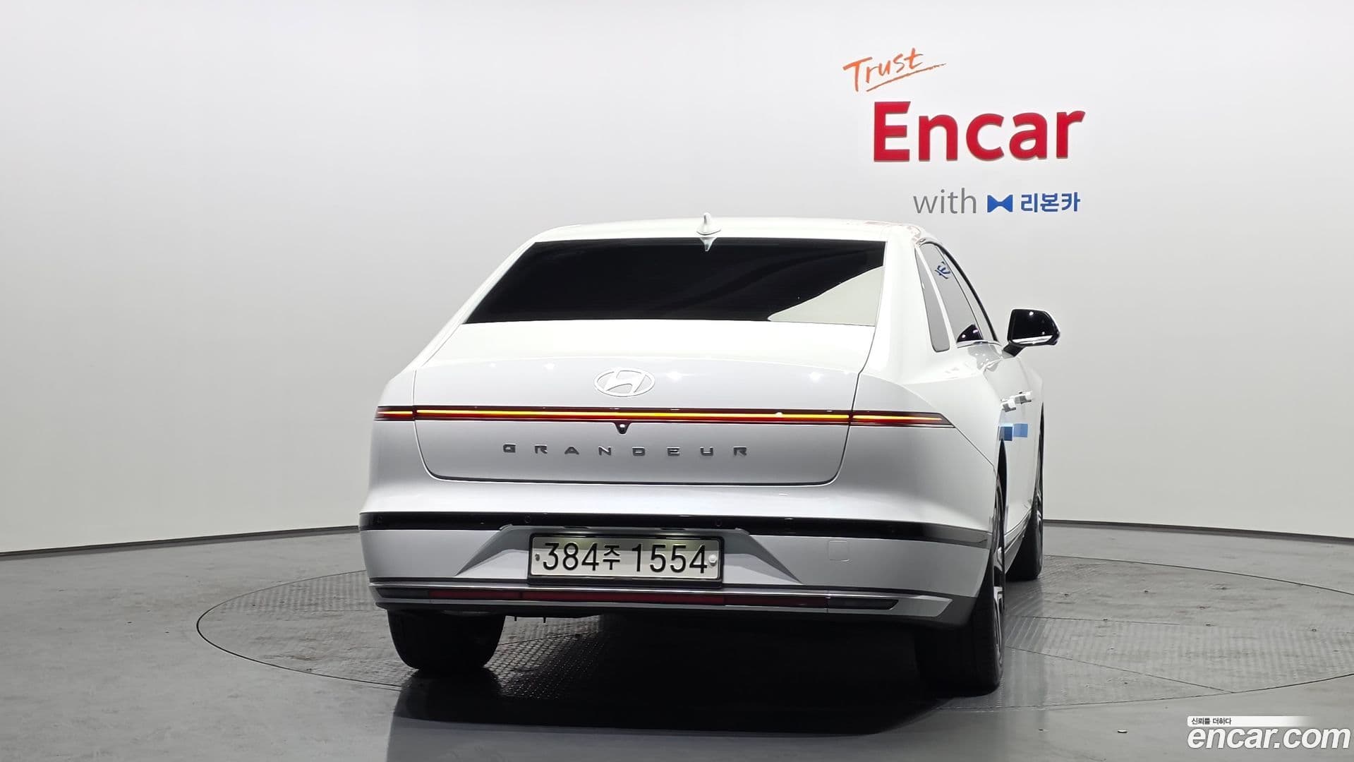 Main__Slider__Photo:Grandeur Hyundai 2025.1-3