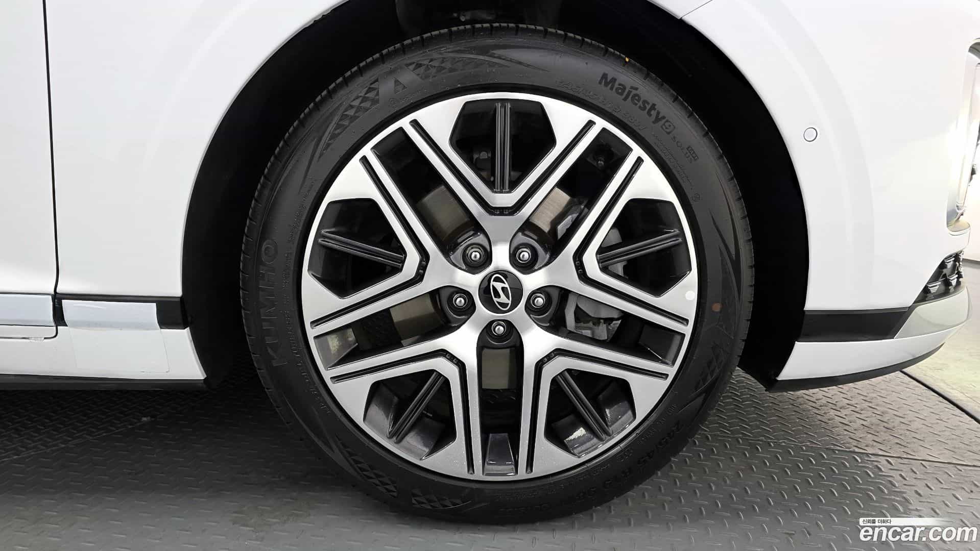 Grandeur Hyundai 2025.1-OUTER-005