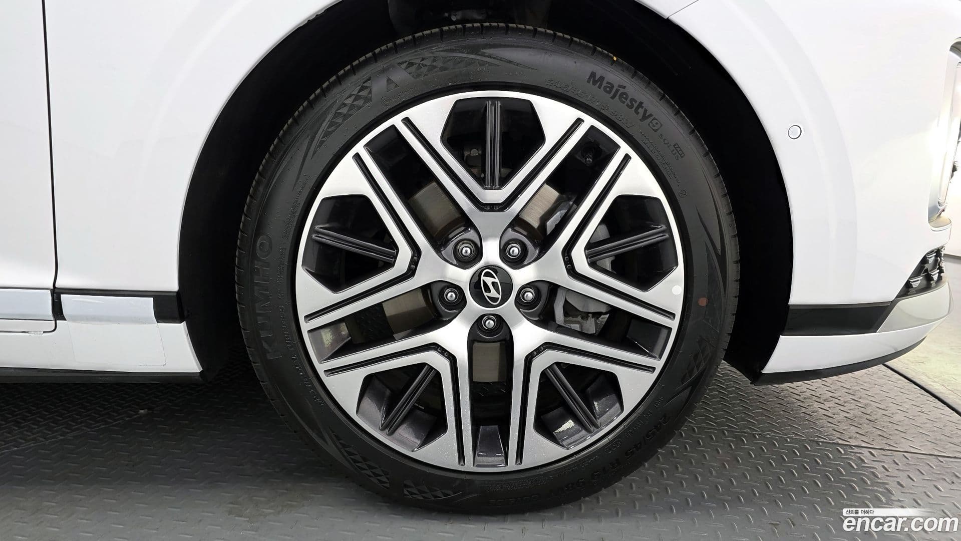 Main__Slider__Photo:Grandeur Hyundai 2025.1-4