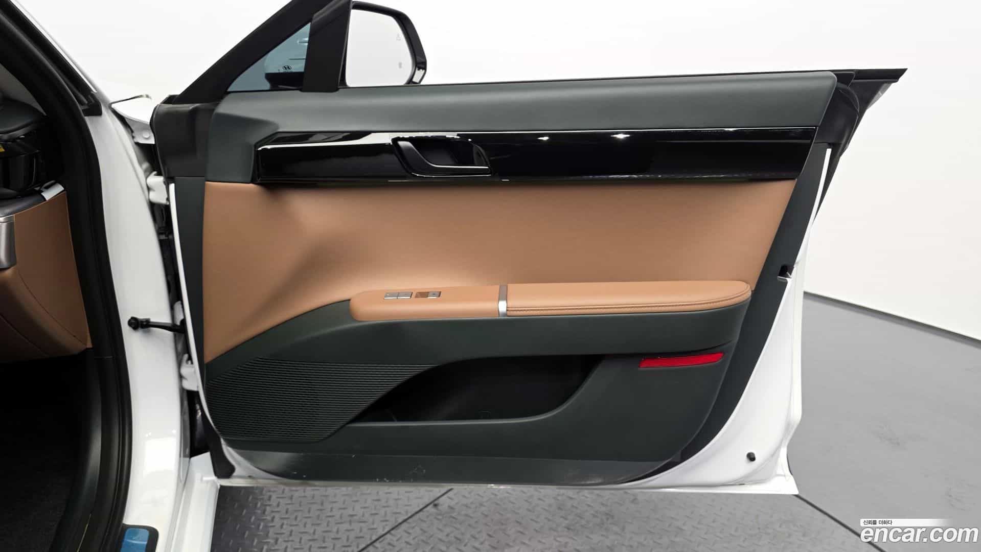 Grandeur Hyundai 2025.1-INNER-035