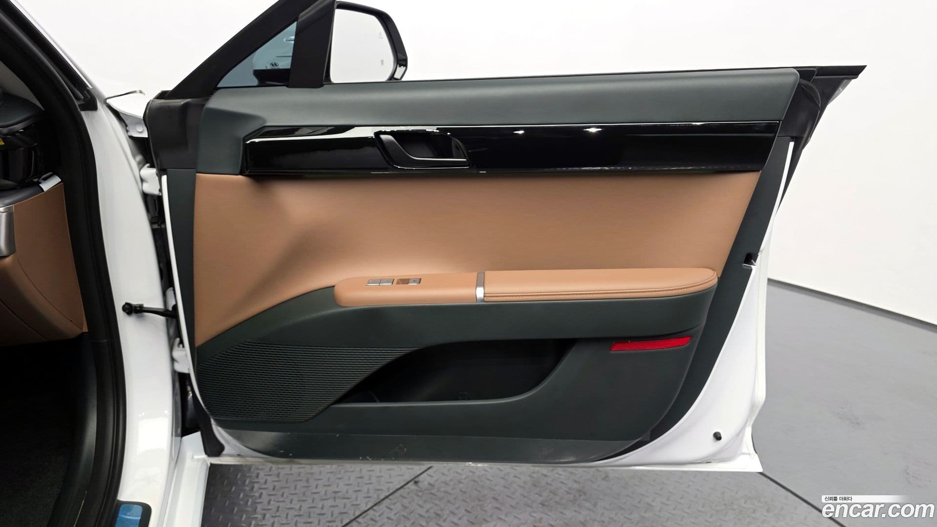Main__Slider__Photo:Grandeur Hyundai 2025.1-24