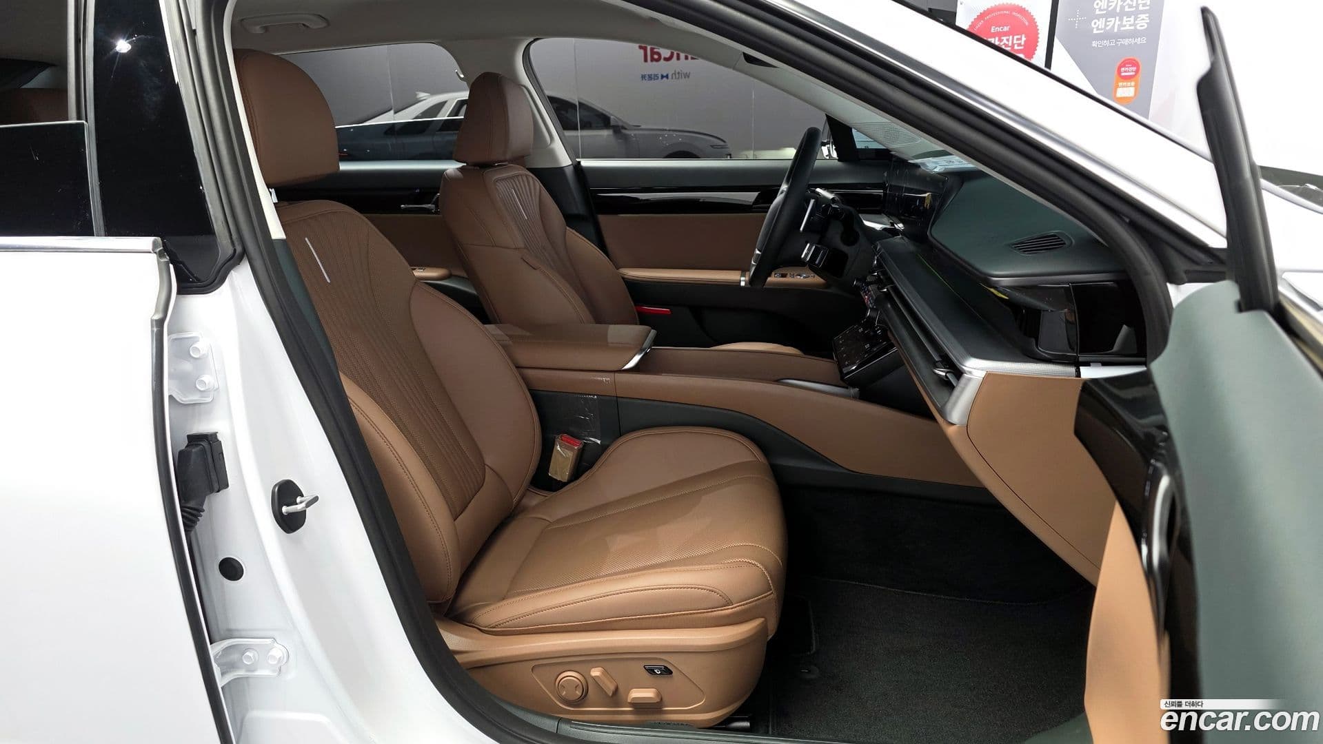 Main__Slider__Photo:Grandeur Hyundai 2025.1-25