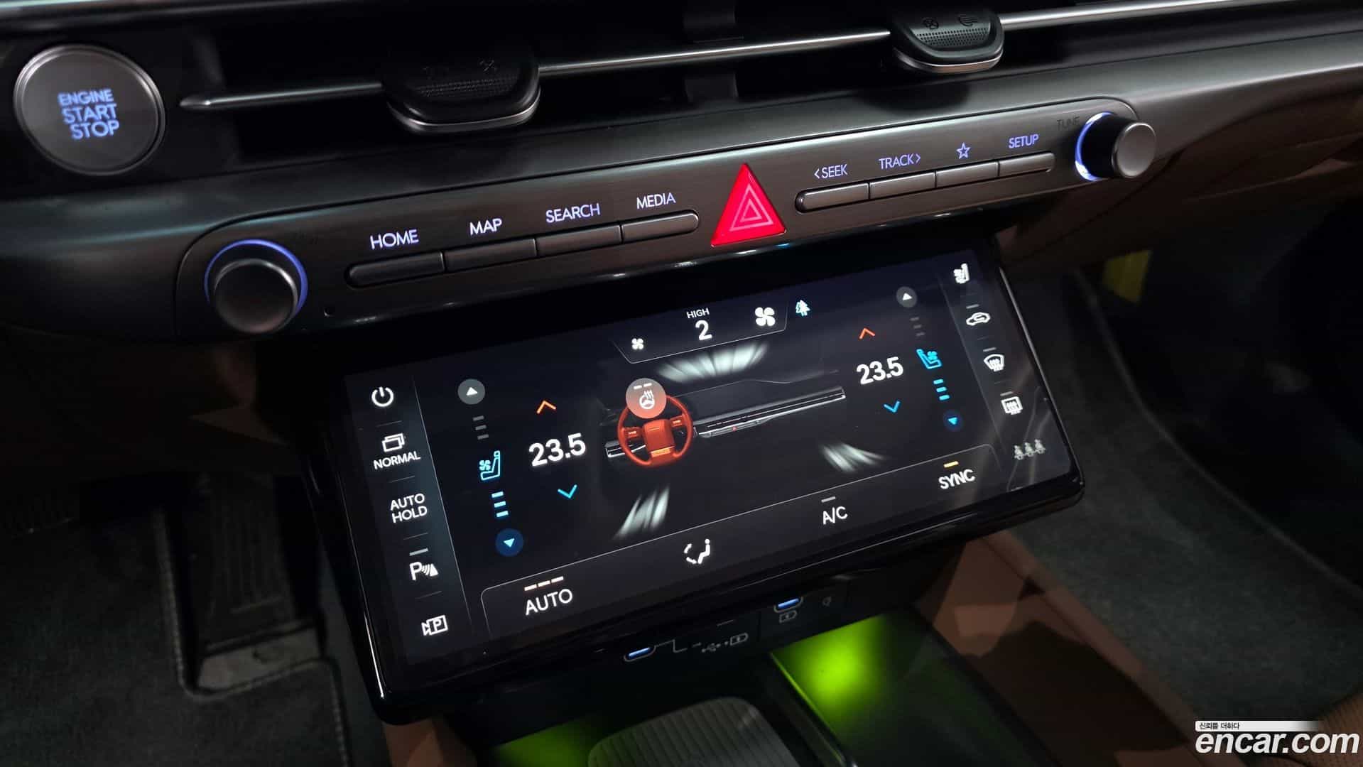 Grandeur Hyundai 2025.1-OPTION-042