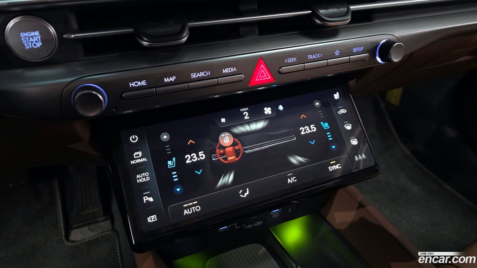 Main__Slider__Photo:Grandeur Hyundai 2025.1-28