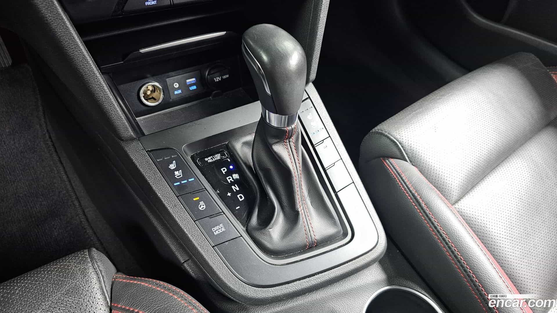 AVANTE Hyundai 2018.10-INNER-009