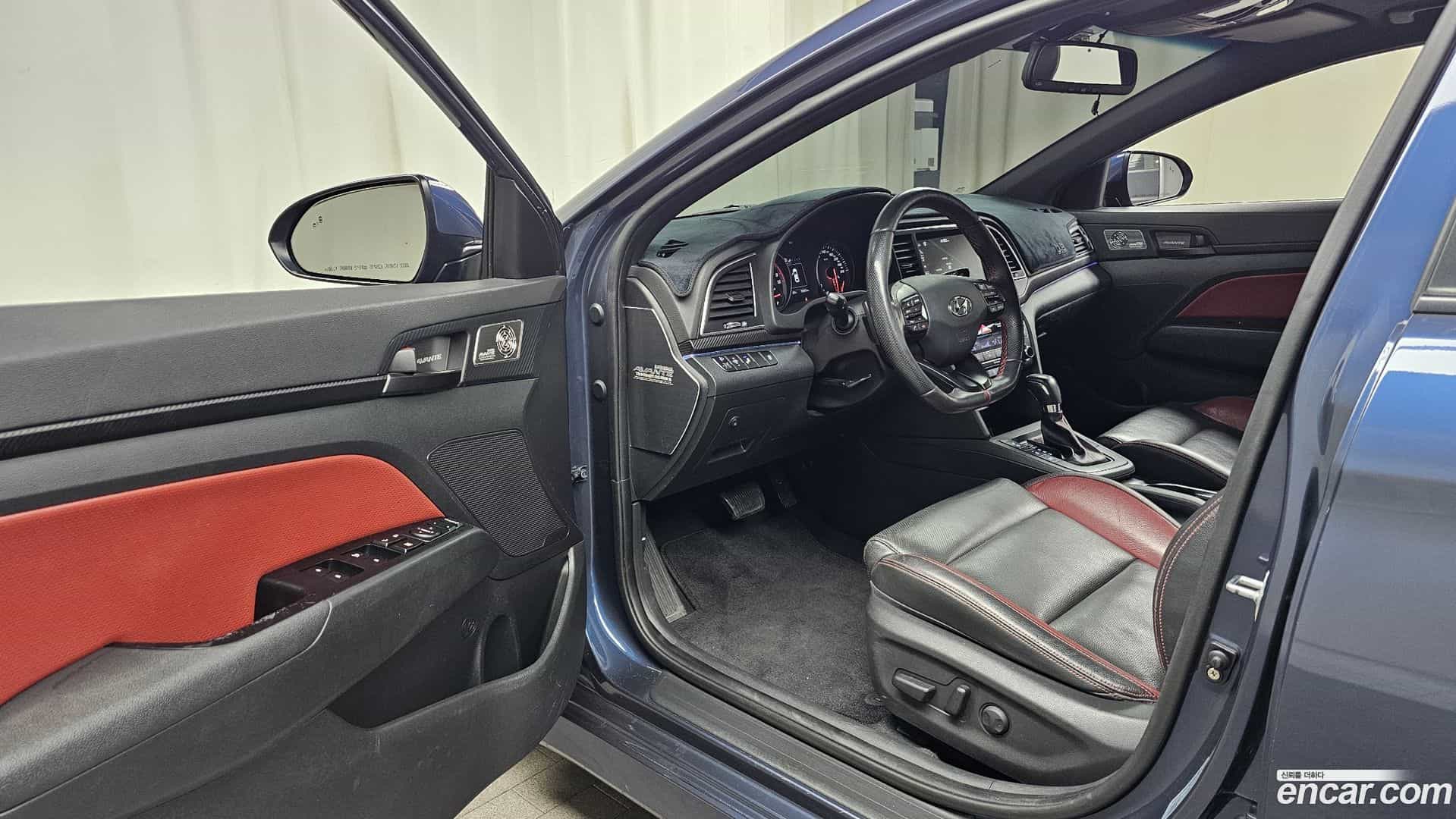 AVANTE Hyundai 2018.10-INNER-010