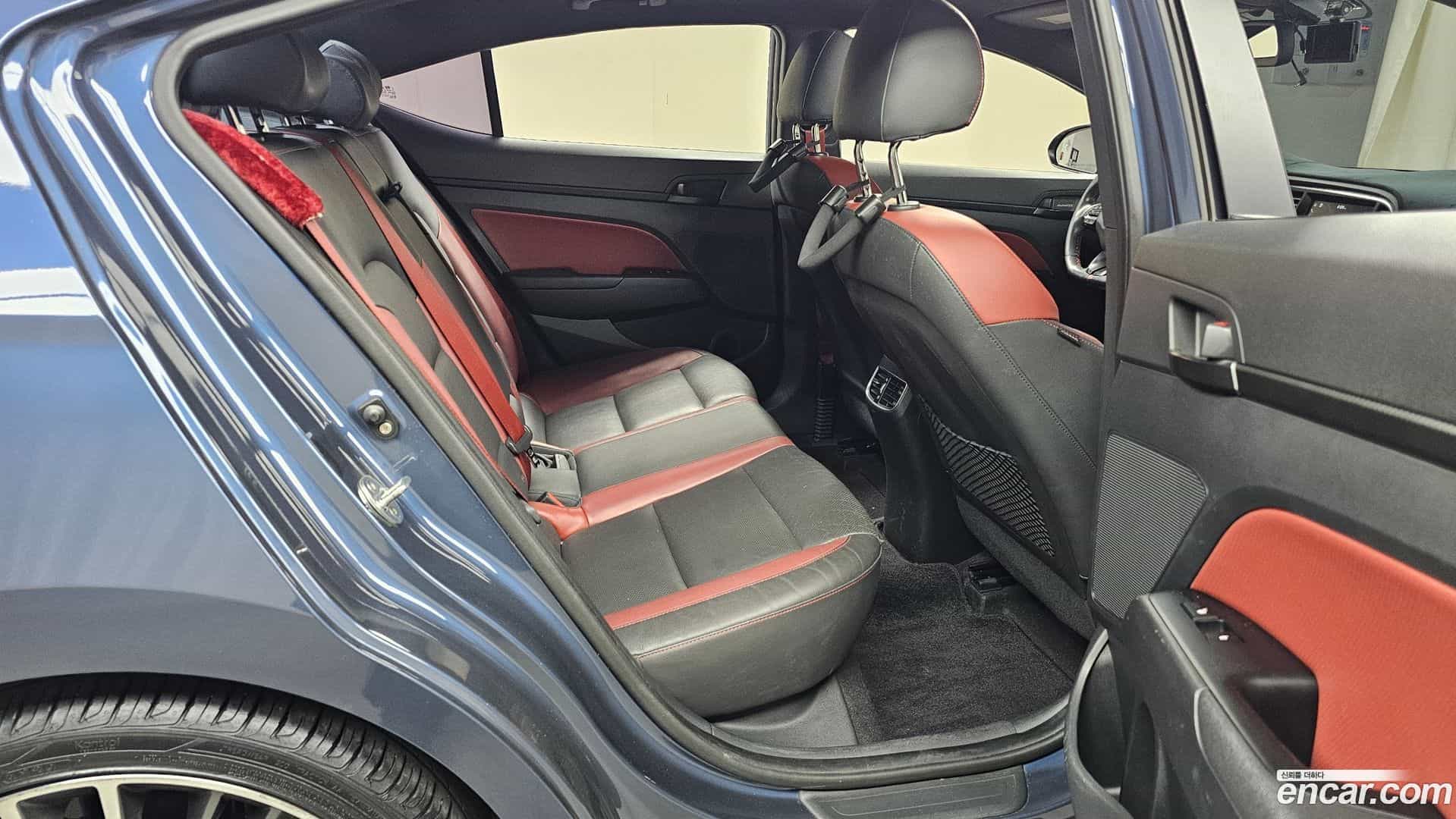 AVANTE Hyundai 2018.10-OPTION-015