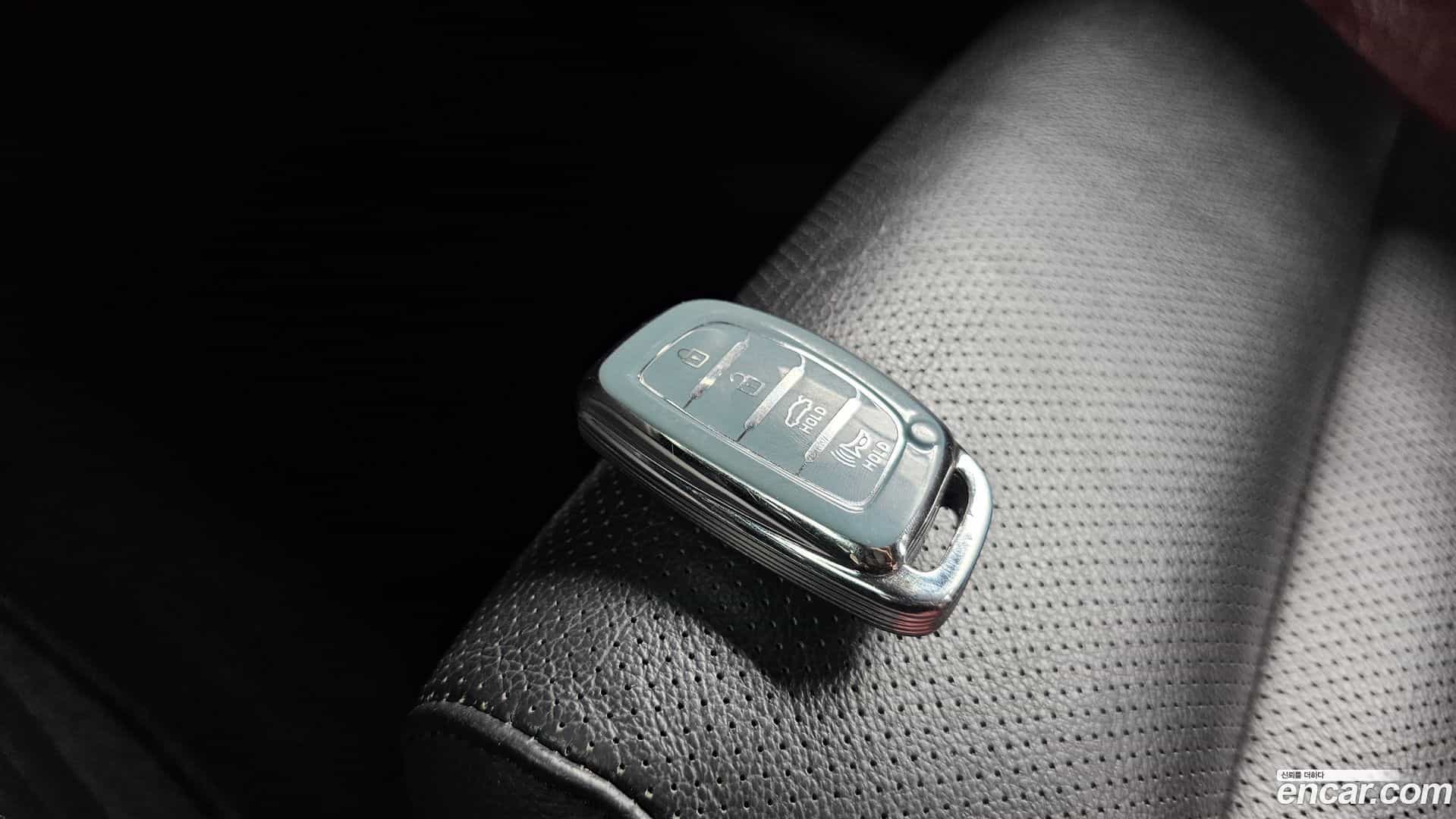AVANTE Hyundai 2018.10-OPTION-020