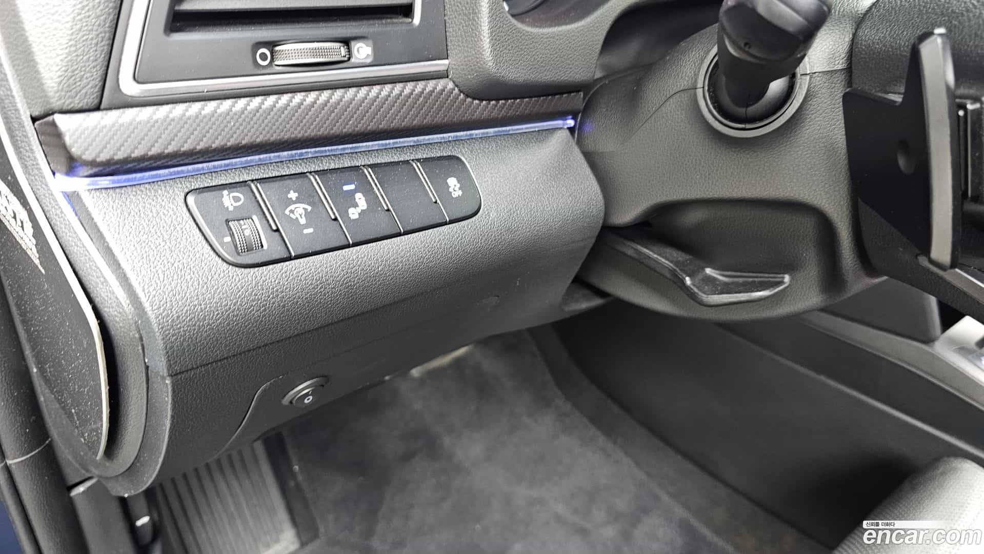 AVANTE Hyundai 2018.10-OPTION-024