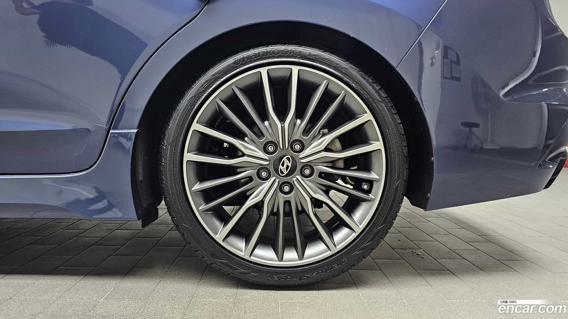 AVANTE Hyundai 2018.10-OUTER-031