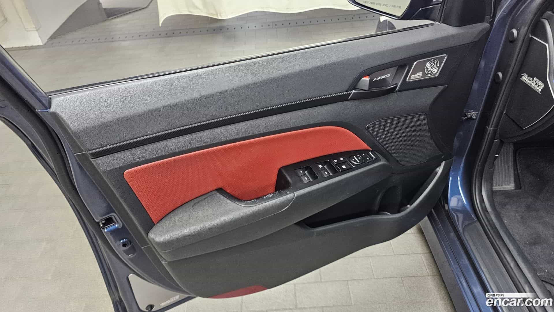 AVANTE Hyundai 2018.10-INNER-034