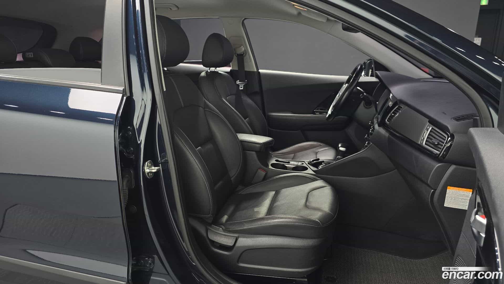 Niro Kia 2017.11-INNER-036