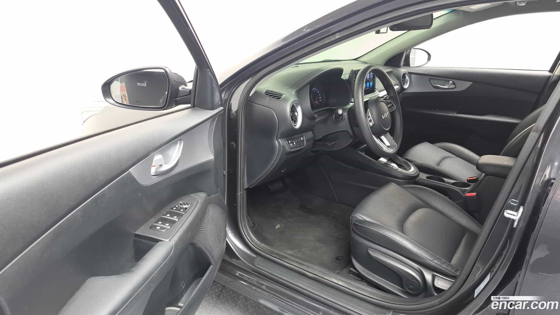 K3 Kia 2023.1-INNER-010